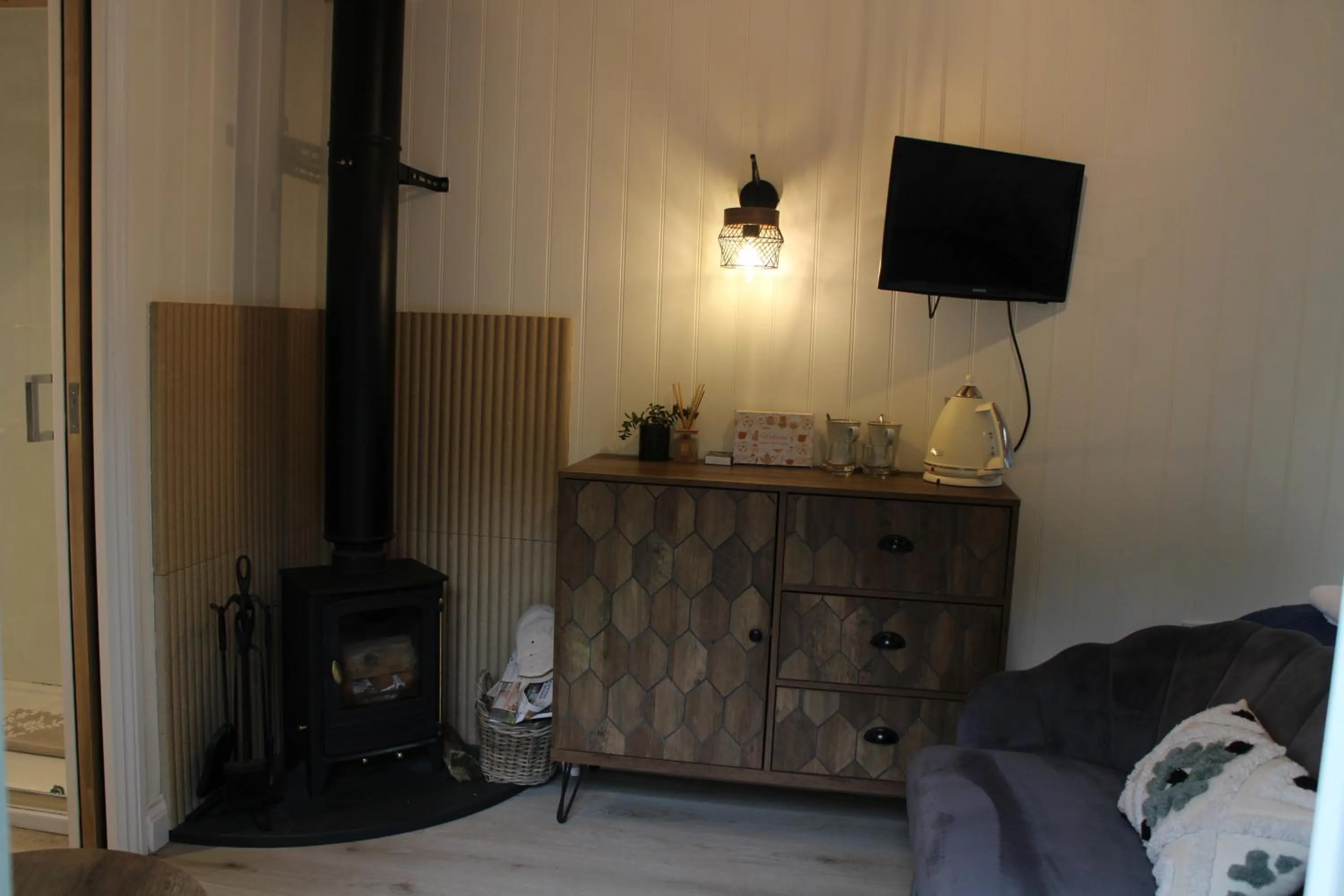 TV and multimedia in The Apple Inn