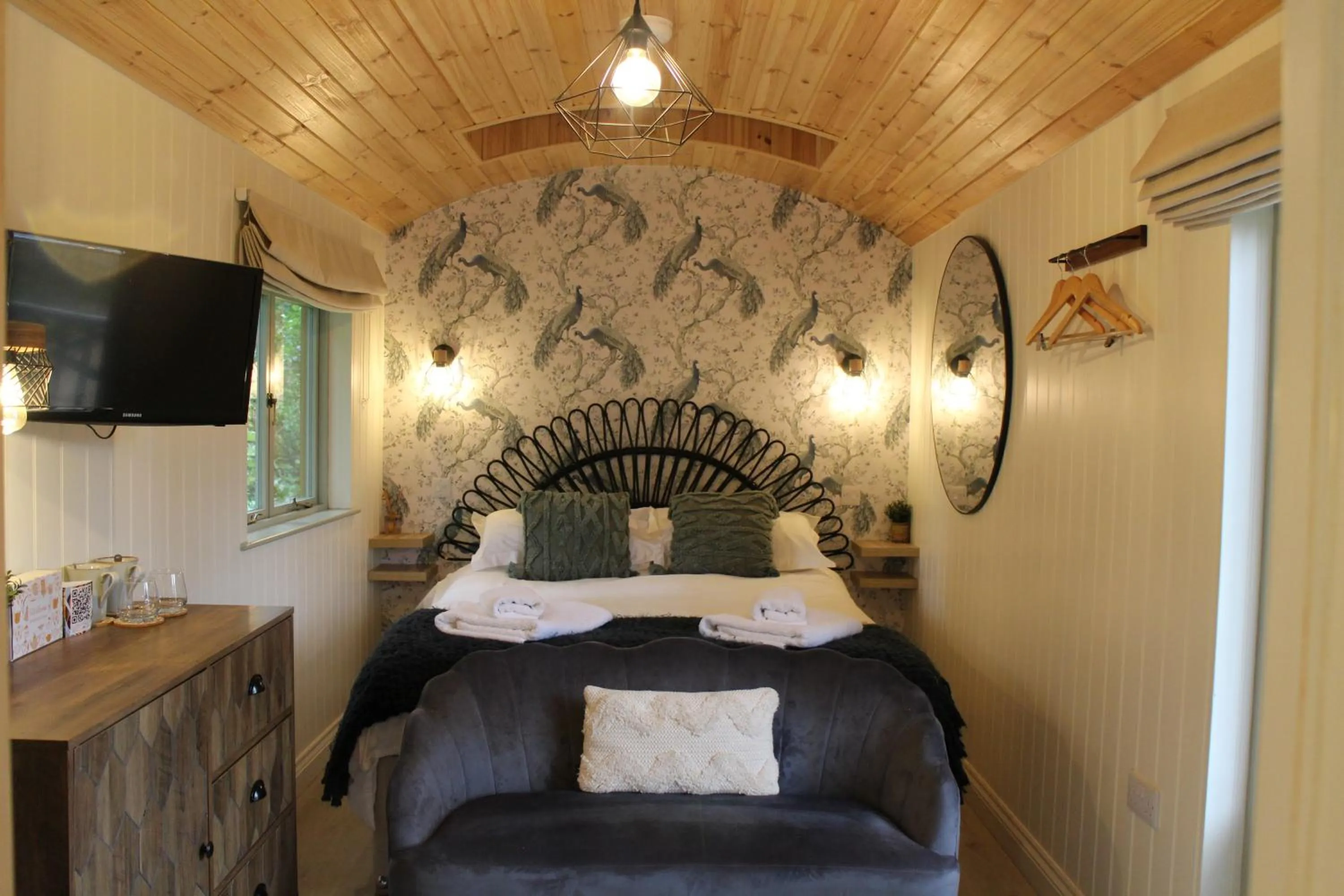 TV and multimedia, Bed in The Apple Inn