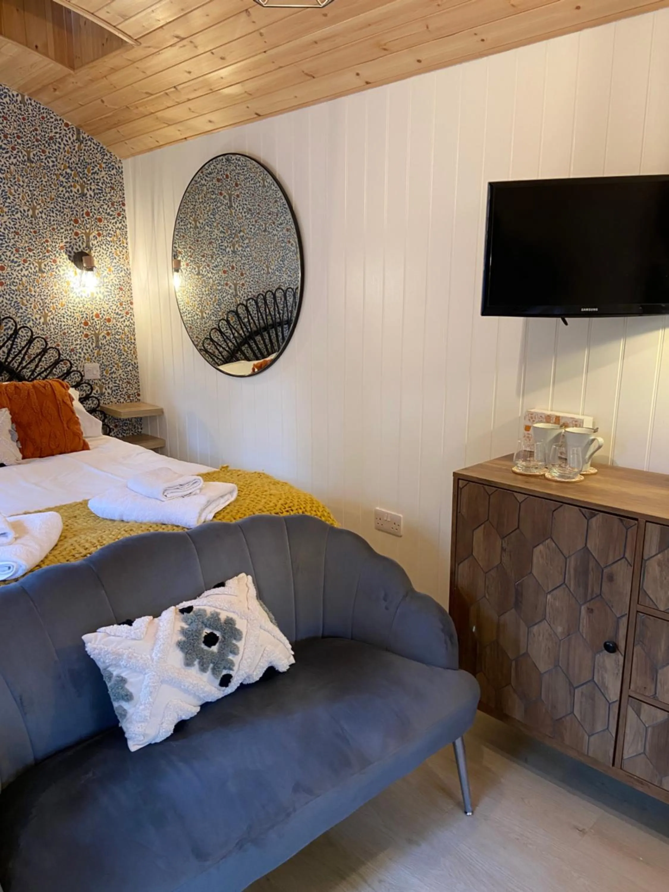 Bed in The Apple Inn