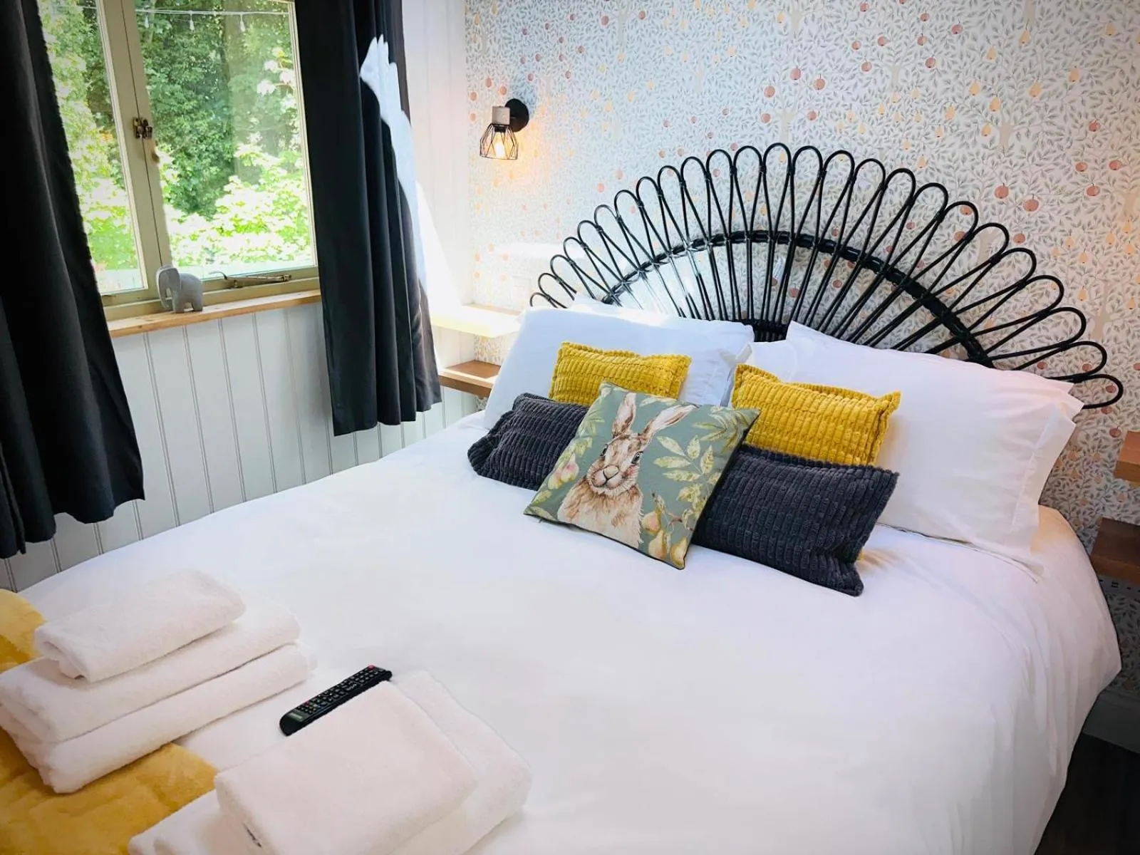 Bed in The Apple Inn