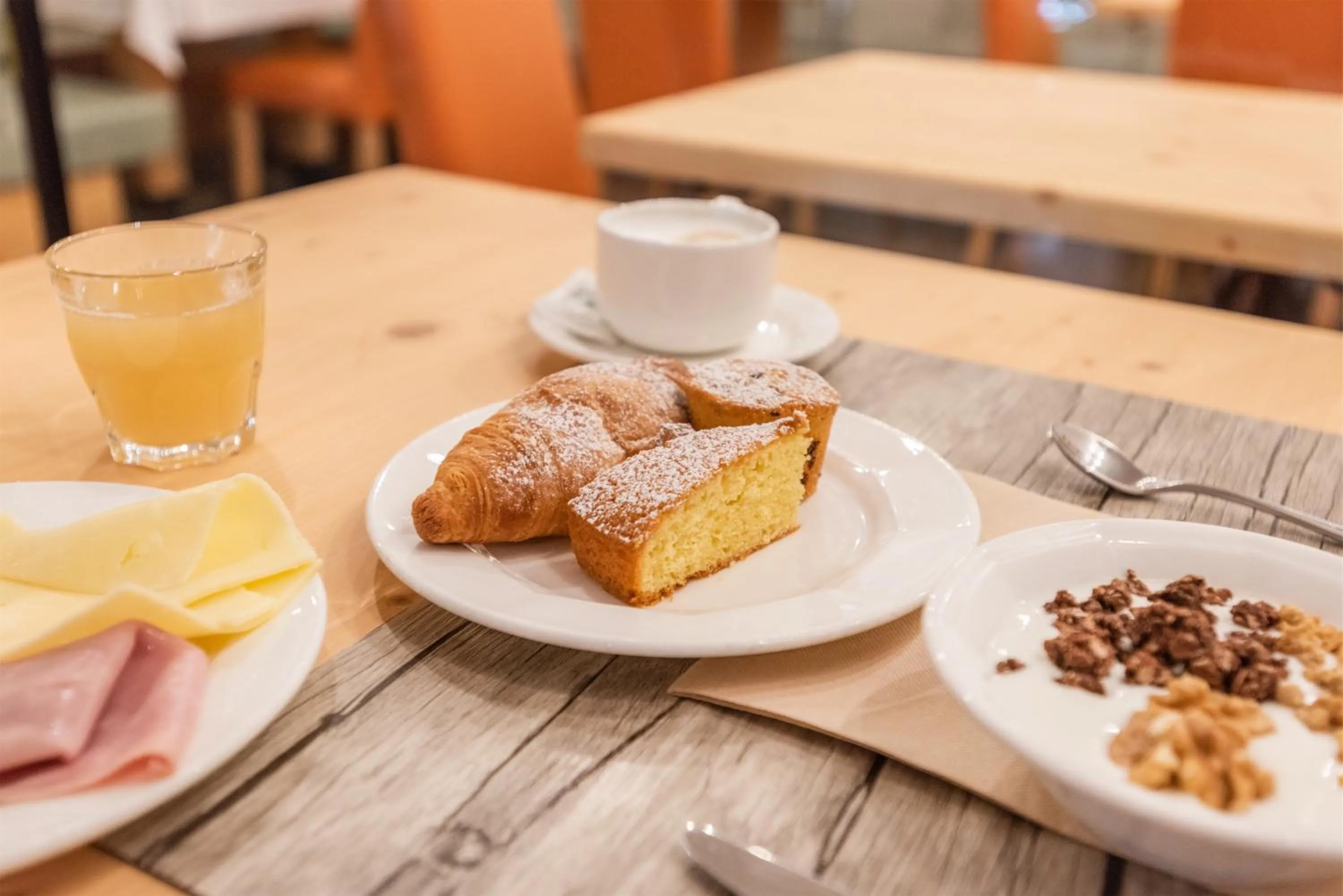 Breakfast in Hotel Alpina