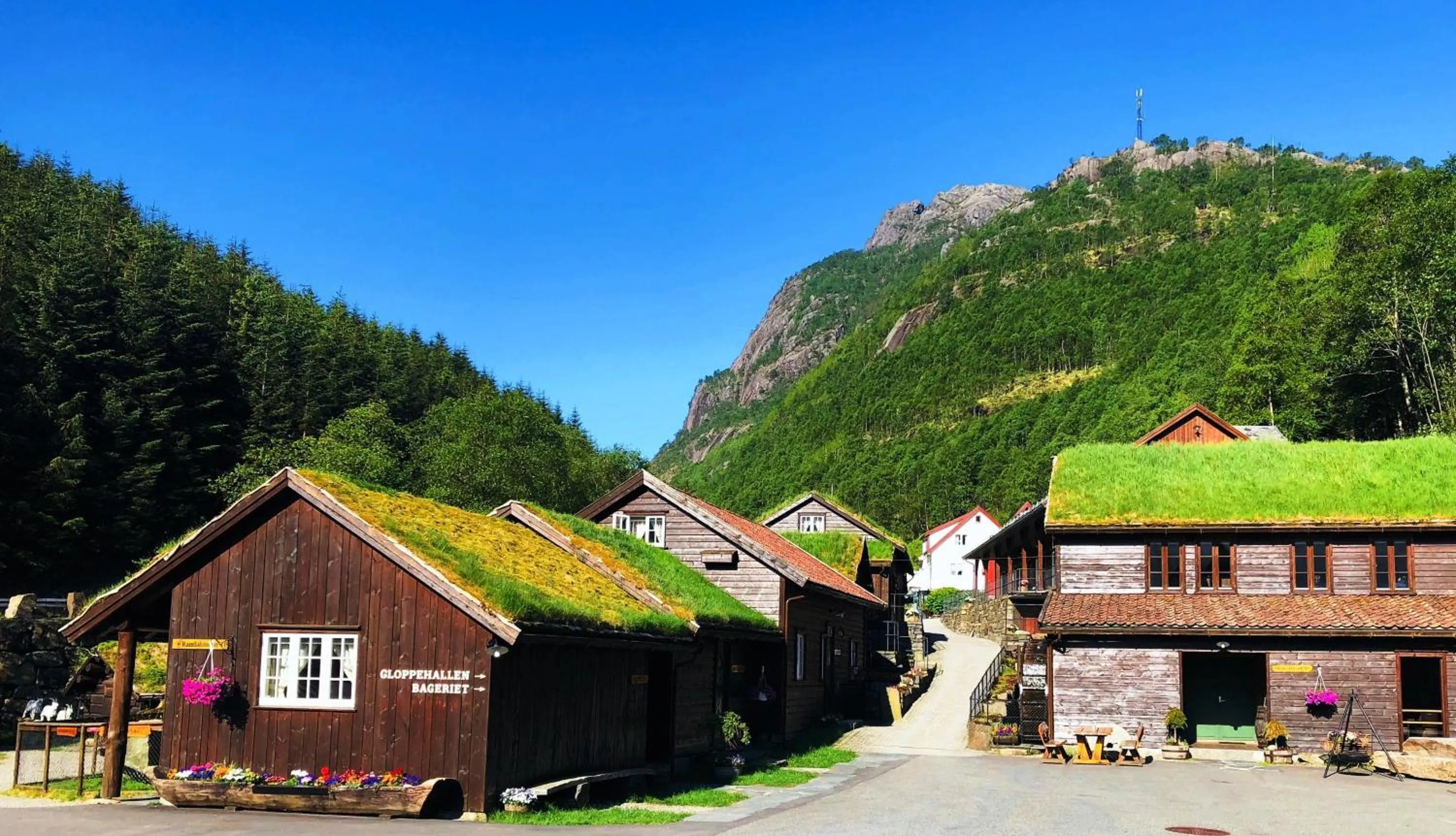 Property building in Byrkjedalstunet Hotell