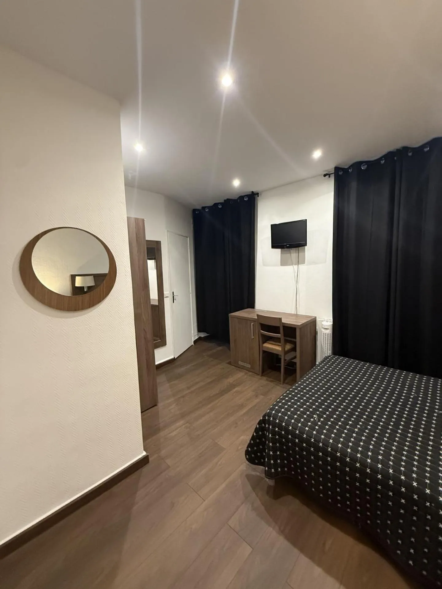 Bed in Victory Hotel Galou