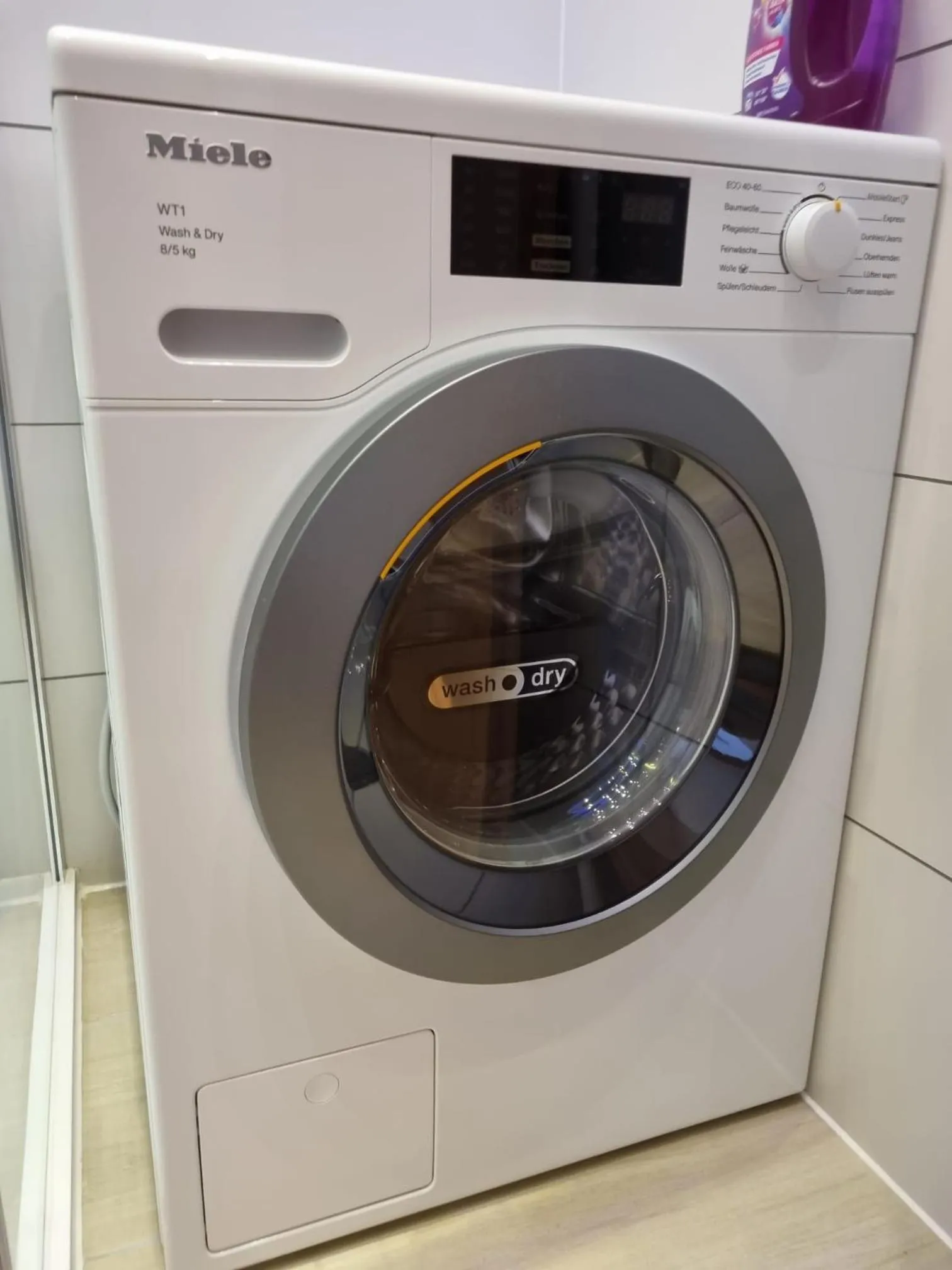 washing machine in 80 qm Apartment Alessia Nürnberg