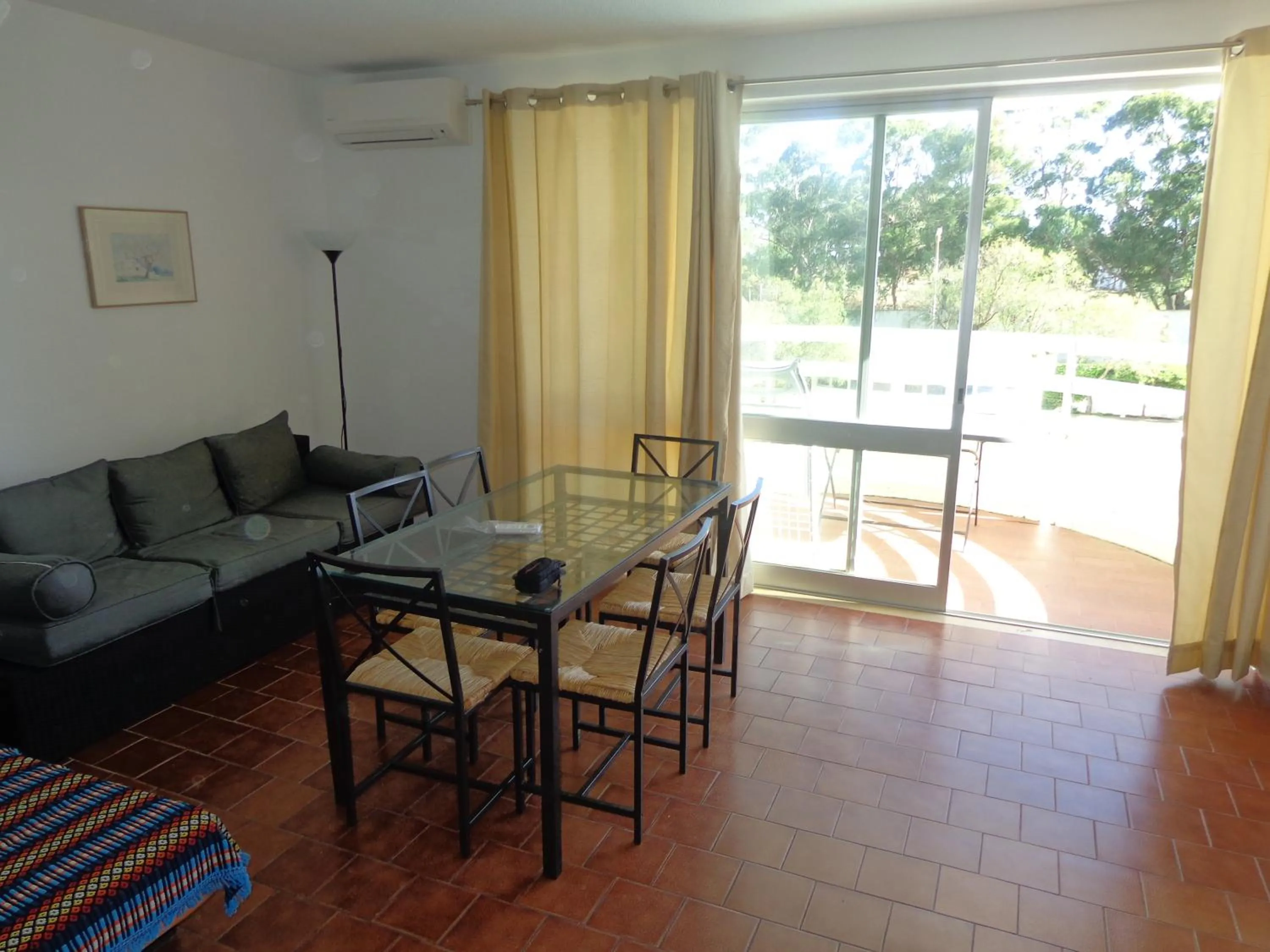 Dining area in T2 50m da Praia
