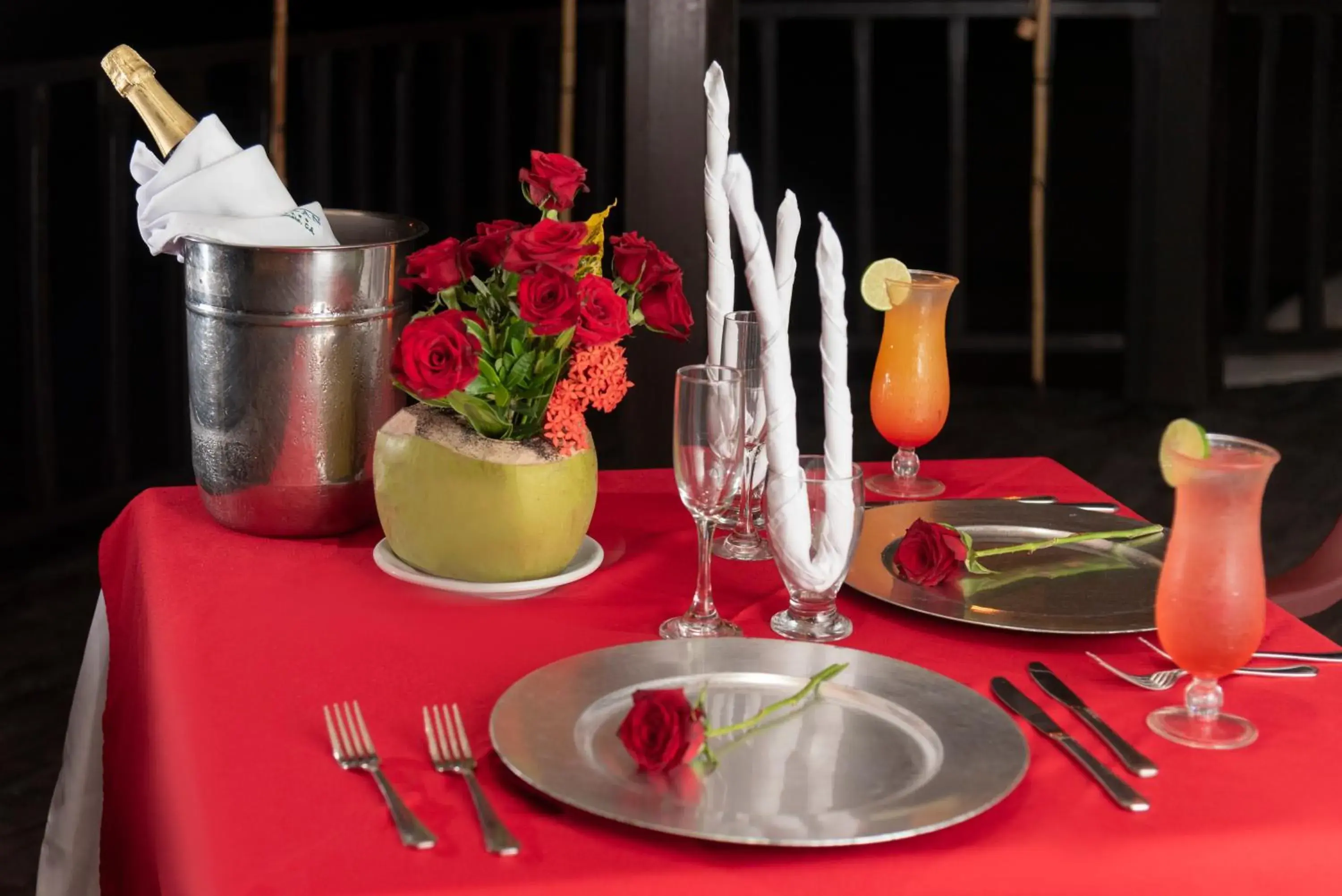 Food and drinks in Hotel Cayman Suites Food and drinks in Hotel Cayman Suites