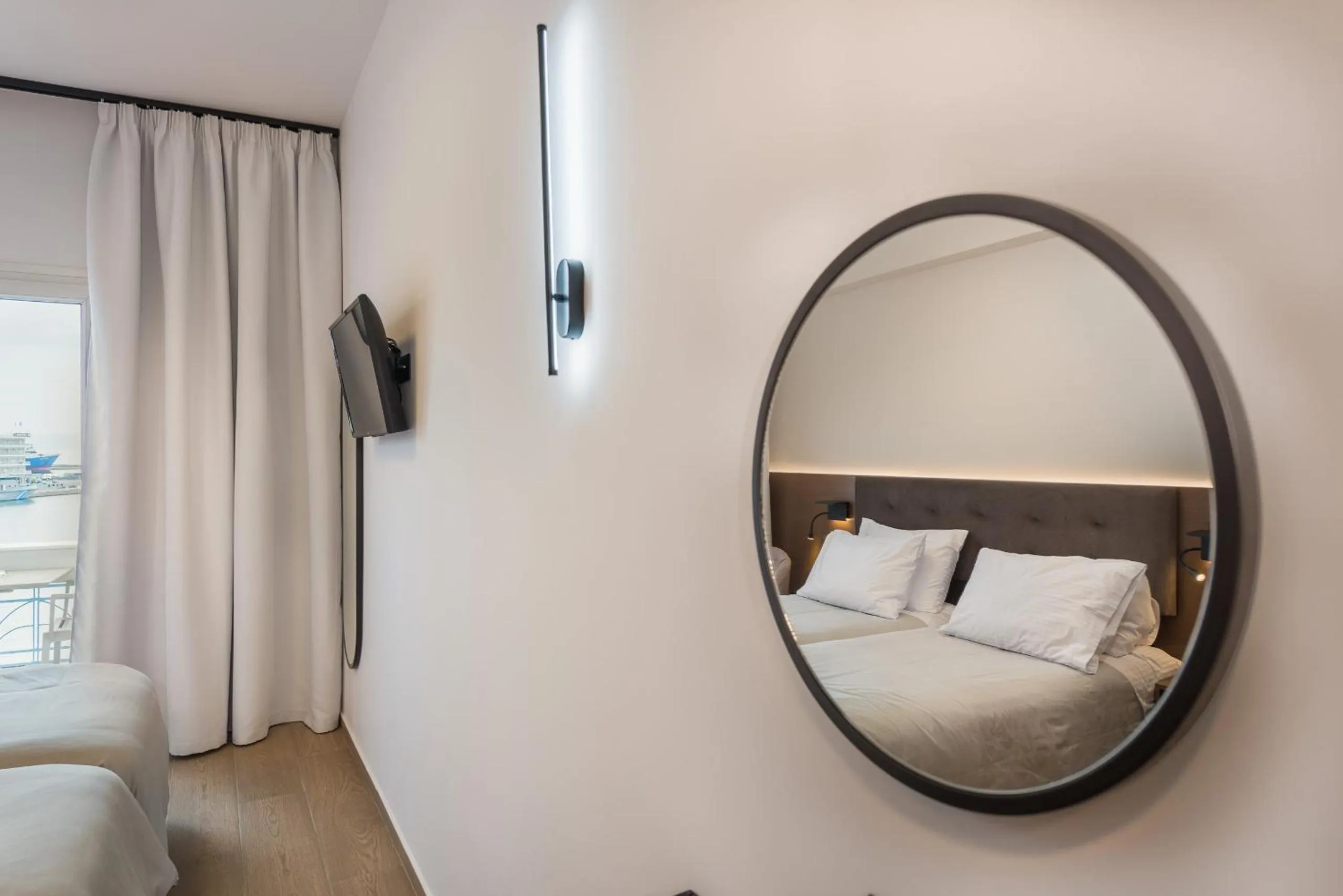 Bathroom, Bed in Lesvion Hotel