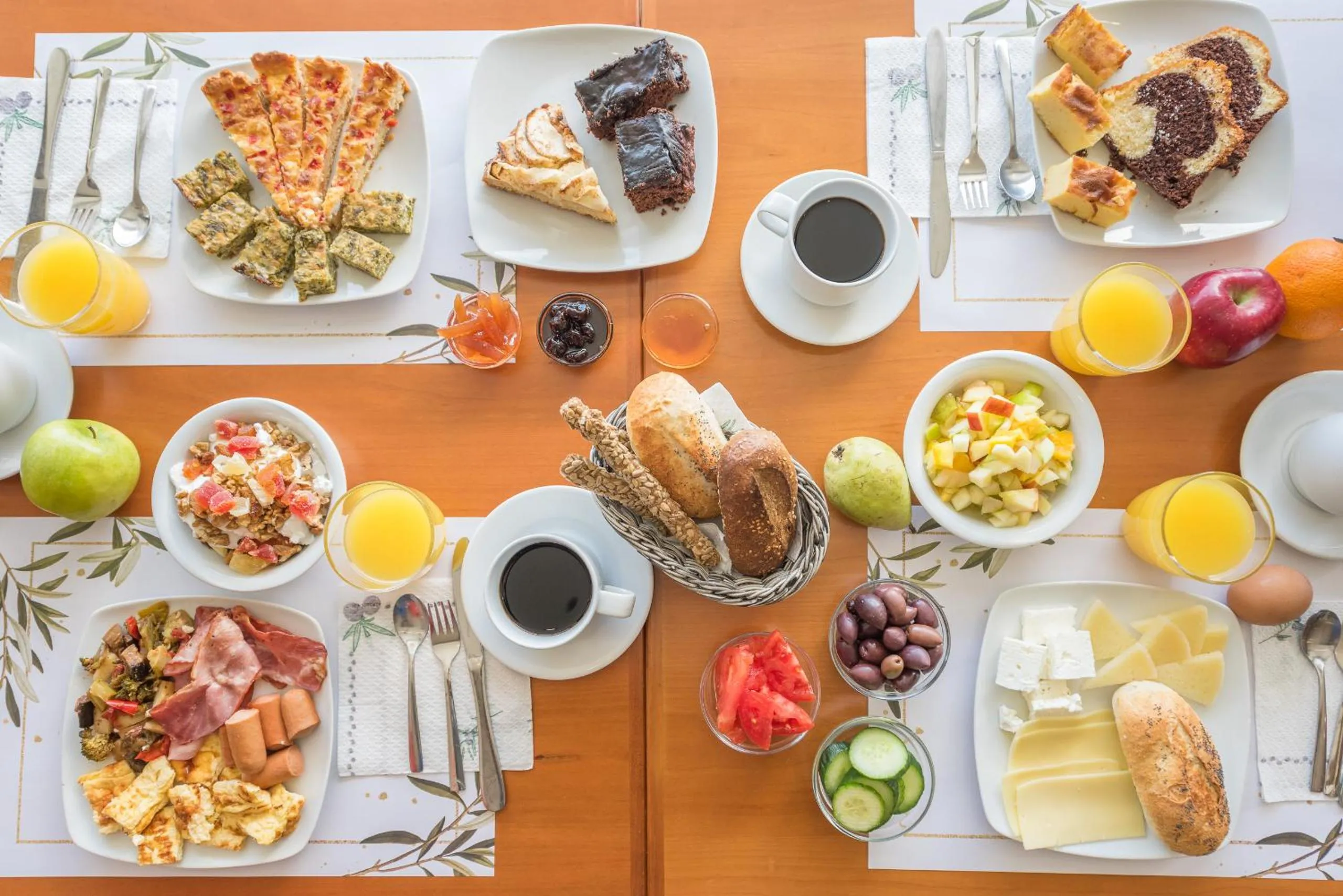 Breakfast in Lesvion Hotel