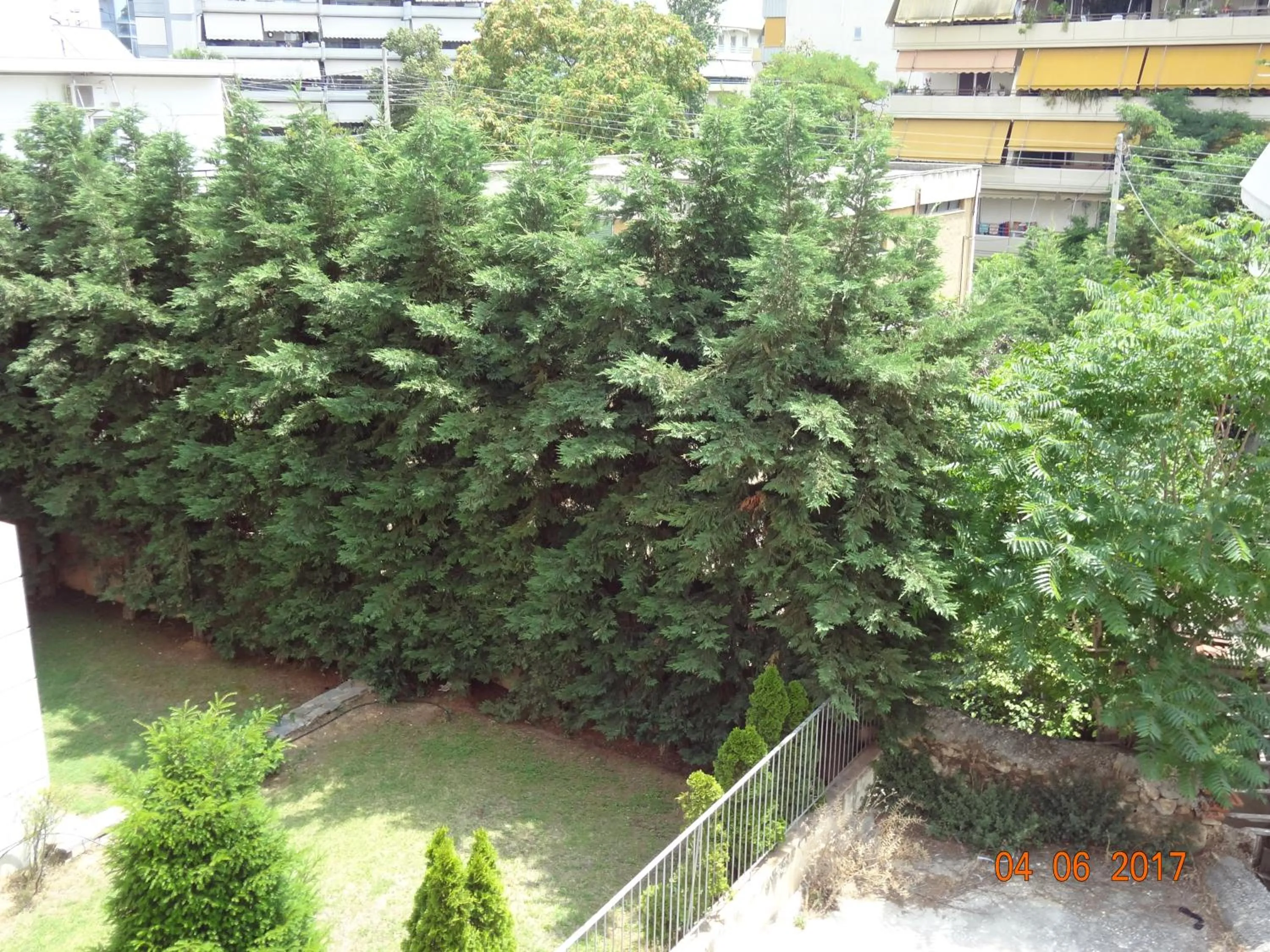 Garden in Apartment studio near Marousi station Athens