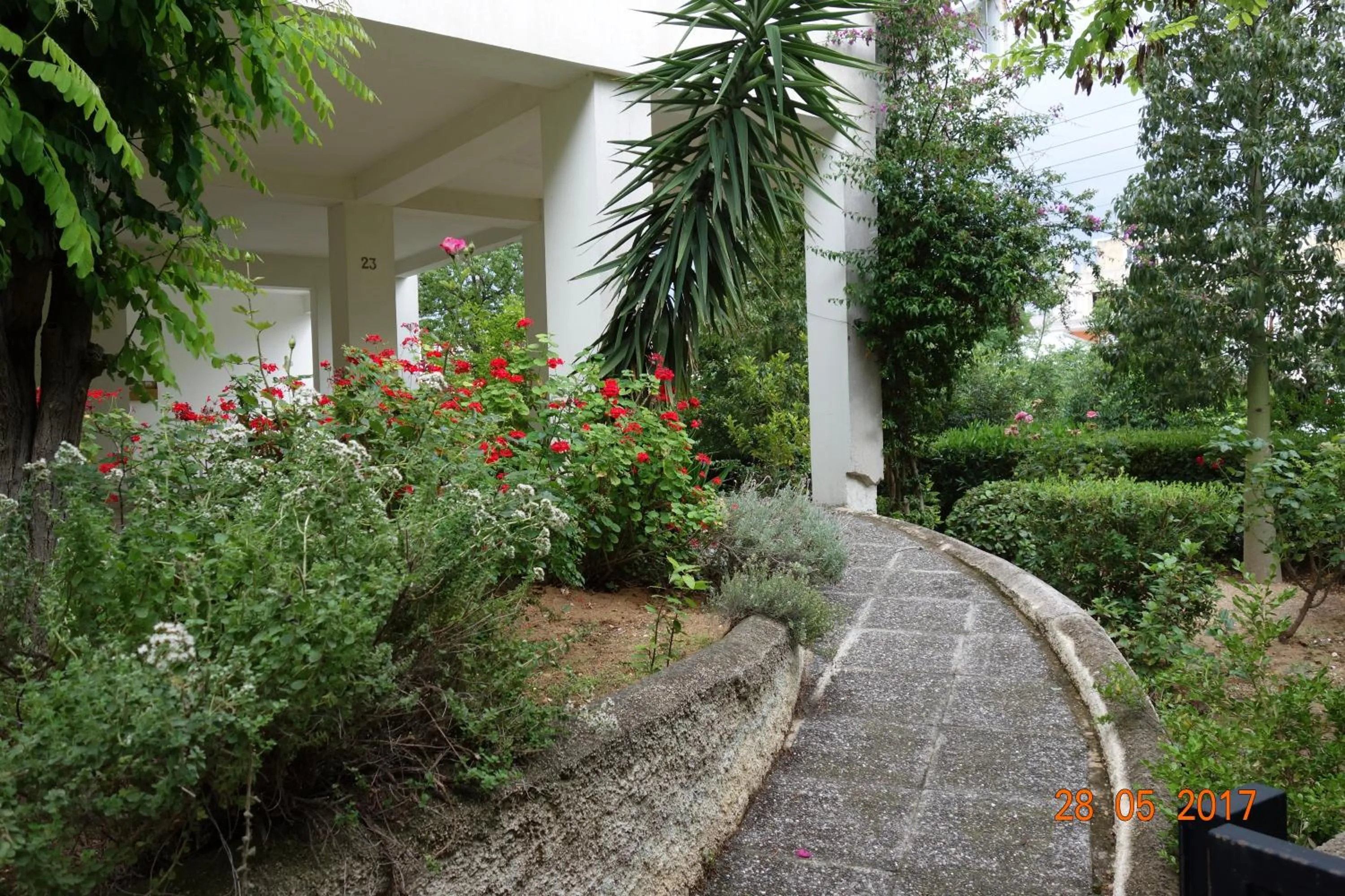 Garden in Apartment studio near Marousi station Athens
