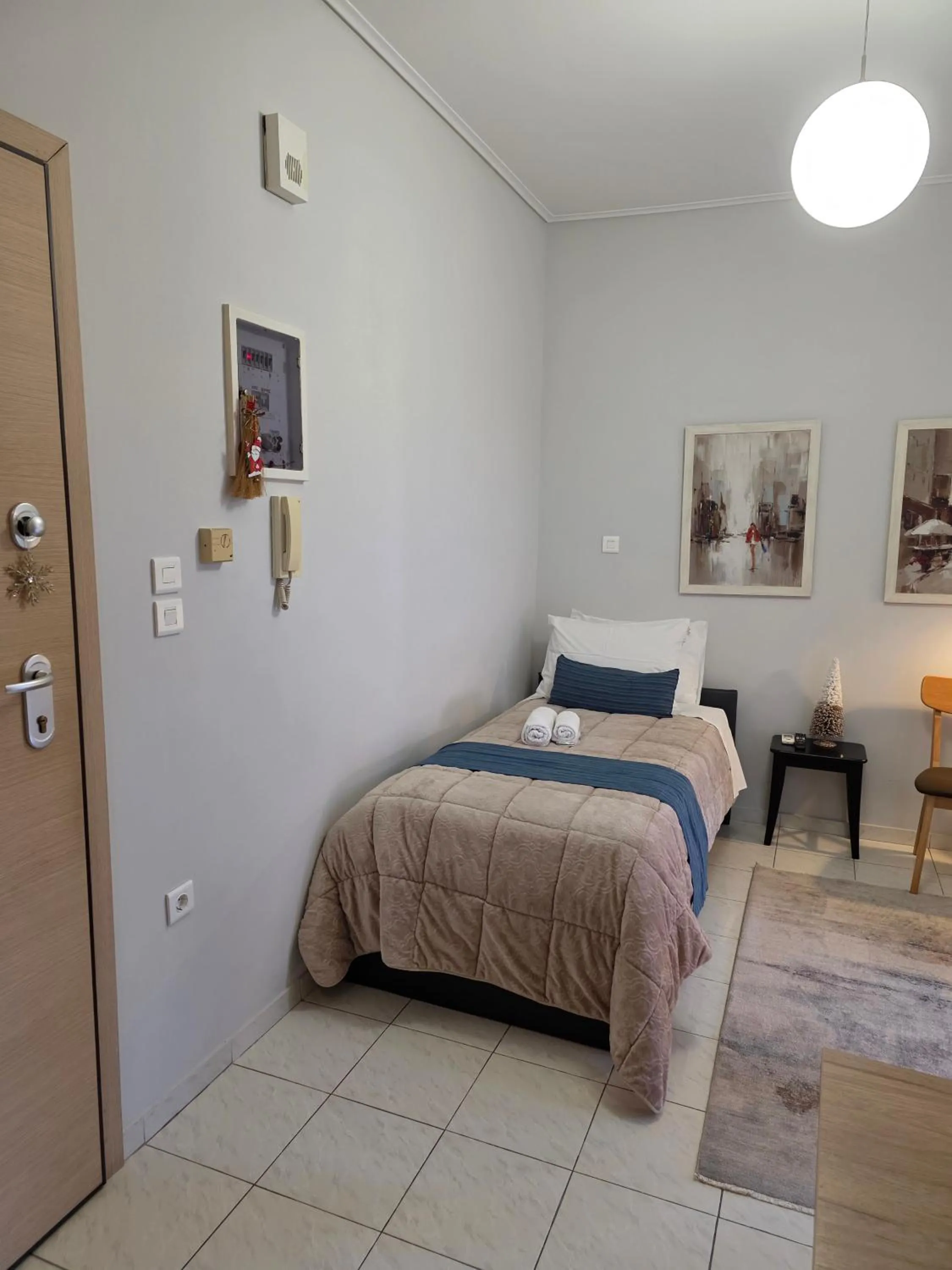 Bed in Apartment studio near Marousi station Athens