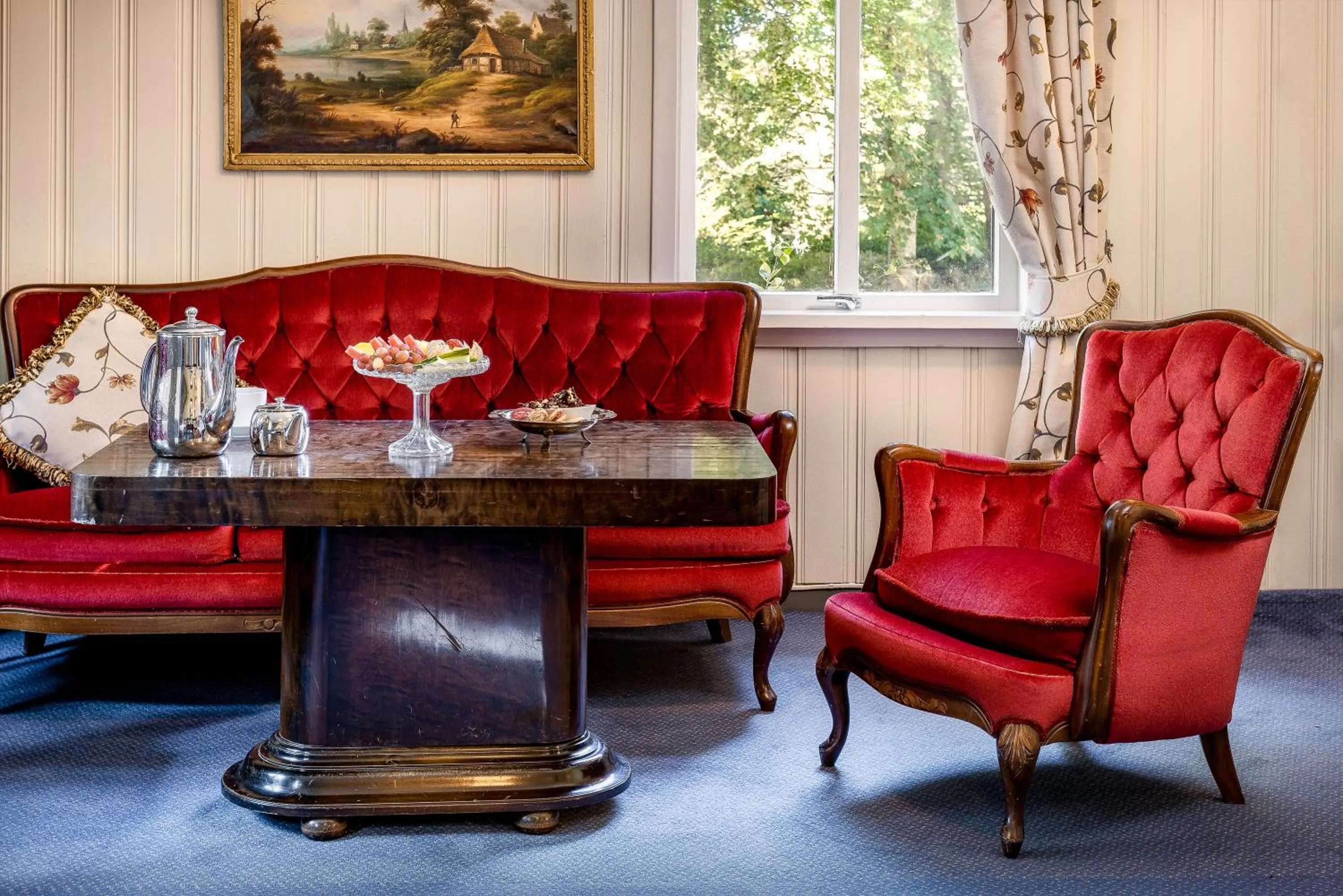 Living room in Kronen Gaard Hotel