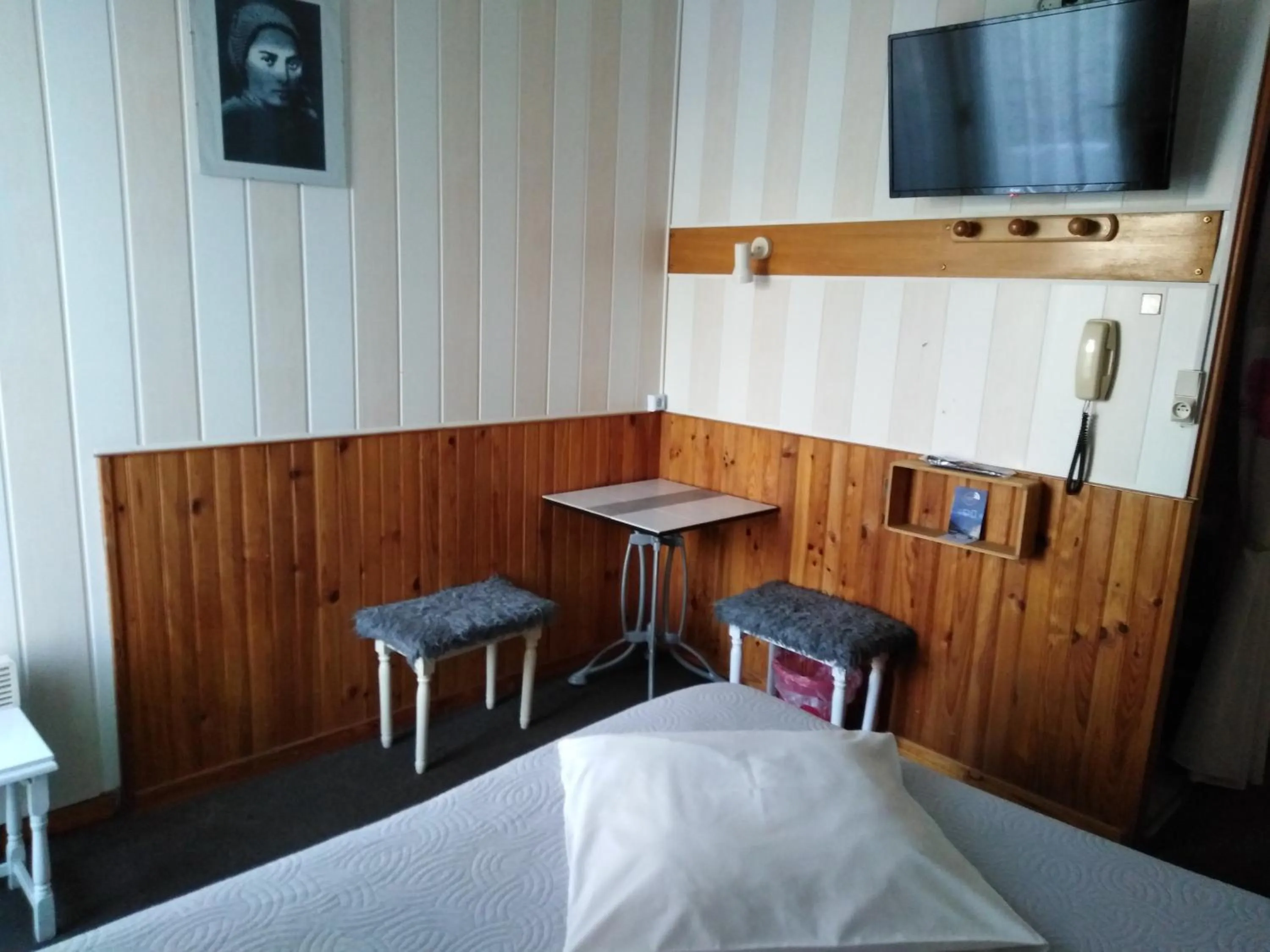 Photo of the whole room in Chalet Saint Louis