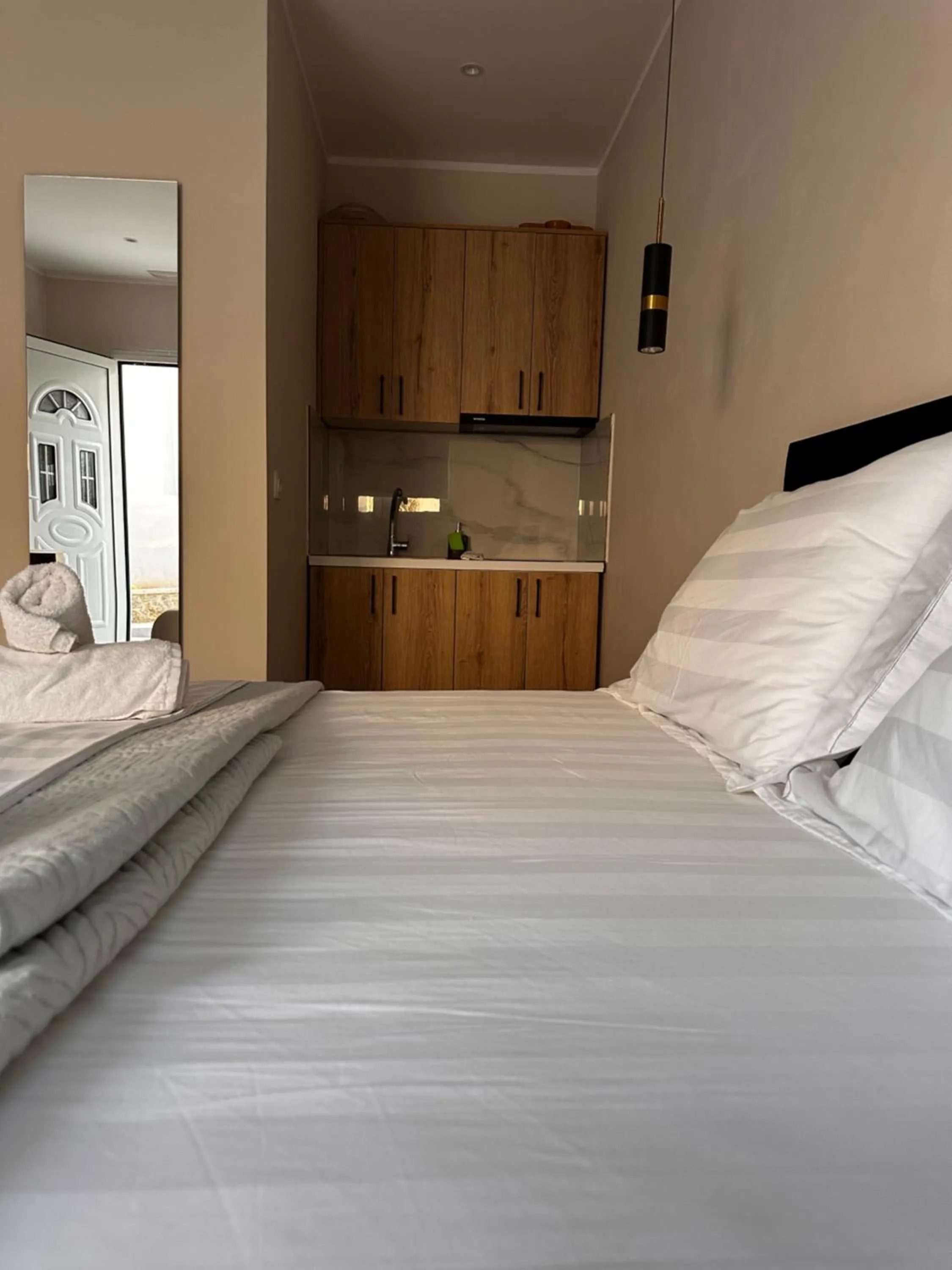 kitchen, Bed in Panorama Hideaway