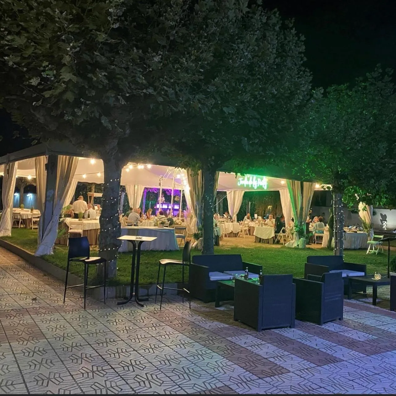 Garden in Emperatriz III