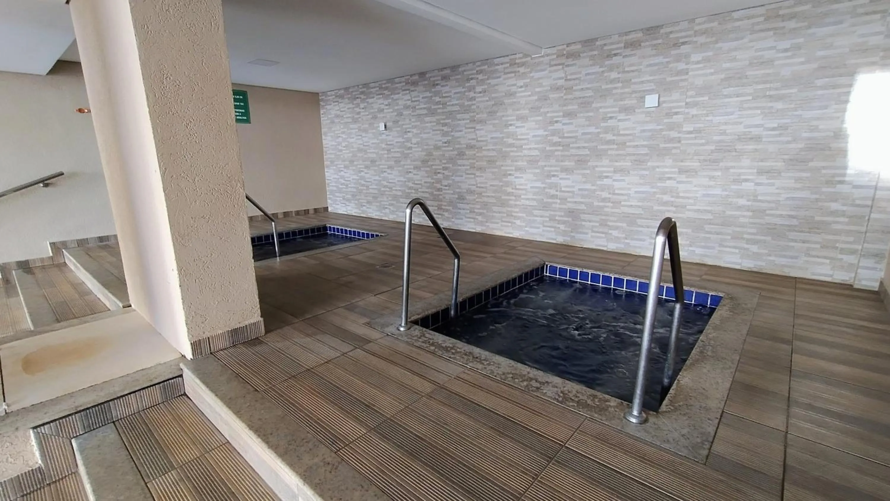 Hot Tub in Casa da Madeira Caldas Novas - ACHEI FERIAS - Com Roupa de Cama