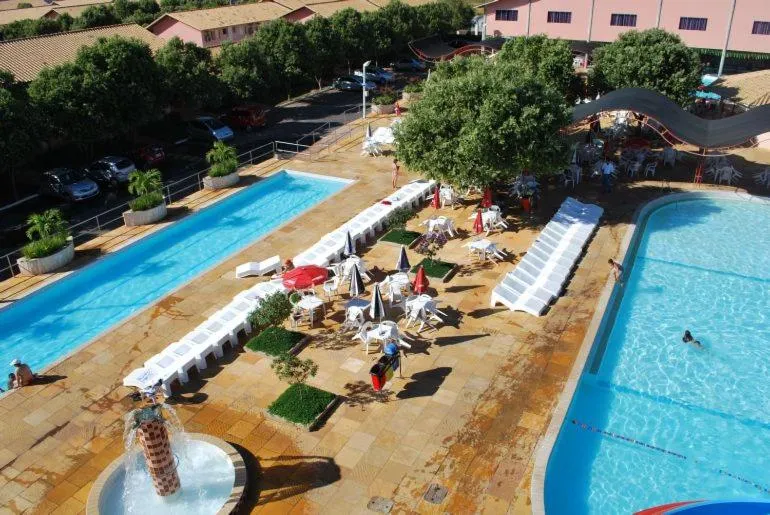 Pool view in diRoma Fiori Caldas Novas - ACHEI FERIAS - Com Roupa de Cama