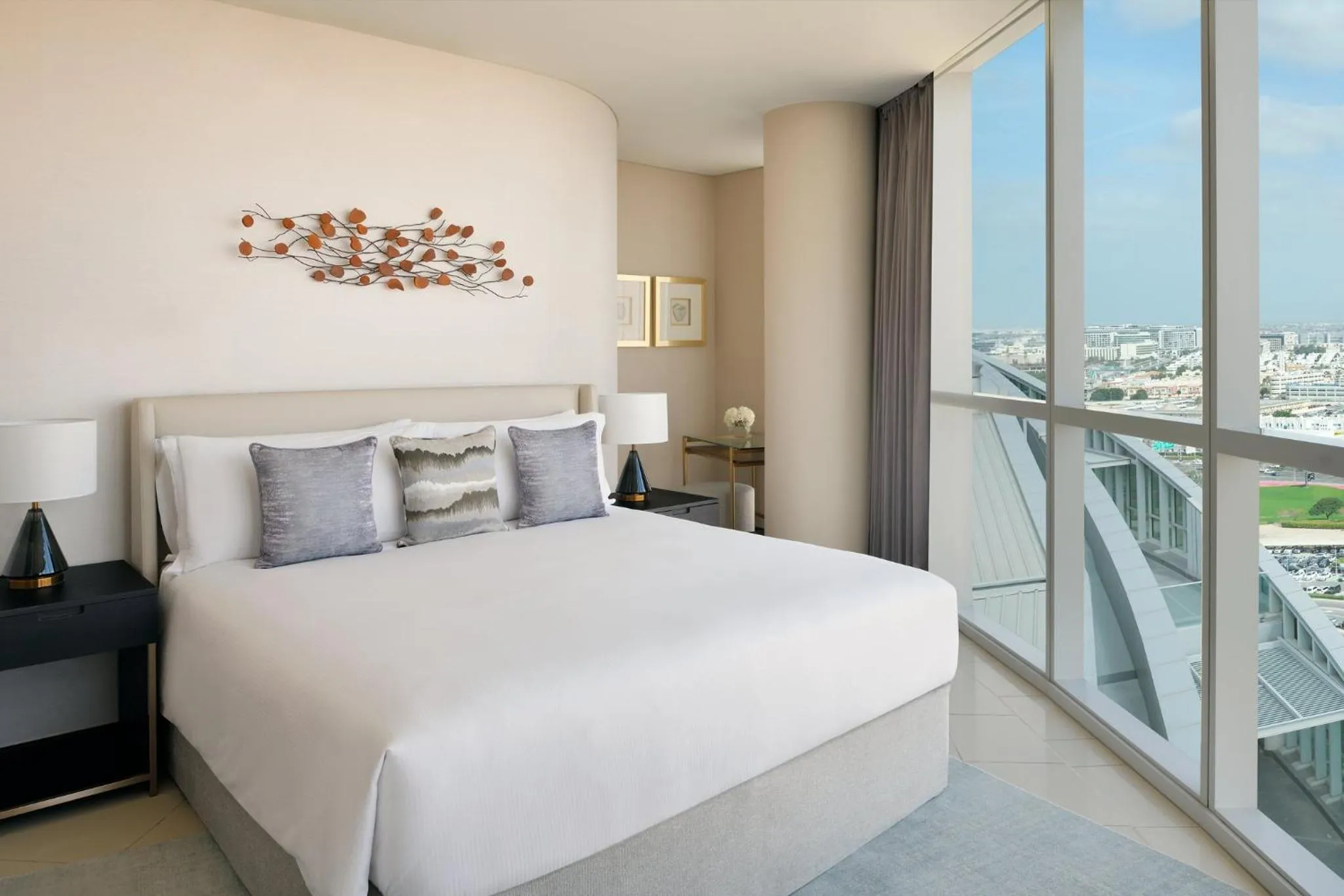Photo of the whole room, Bed in InterContinental Residence Suites Dubai Festival City by IHG