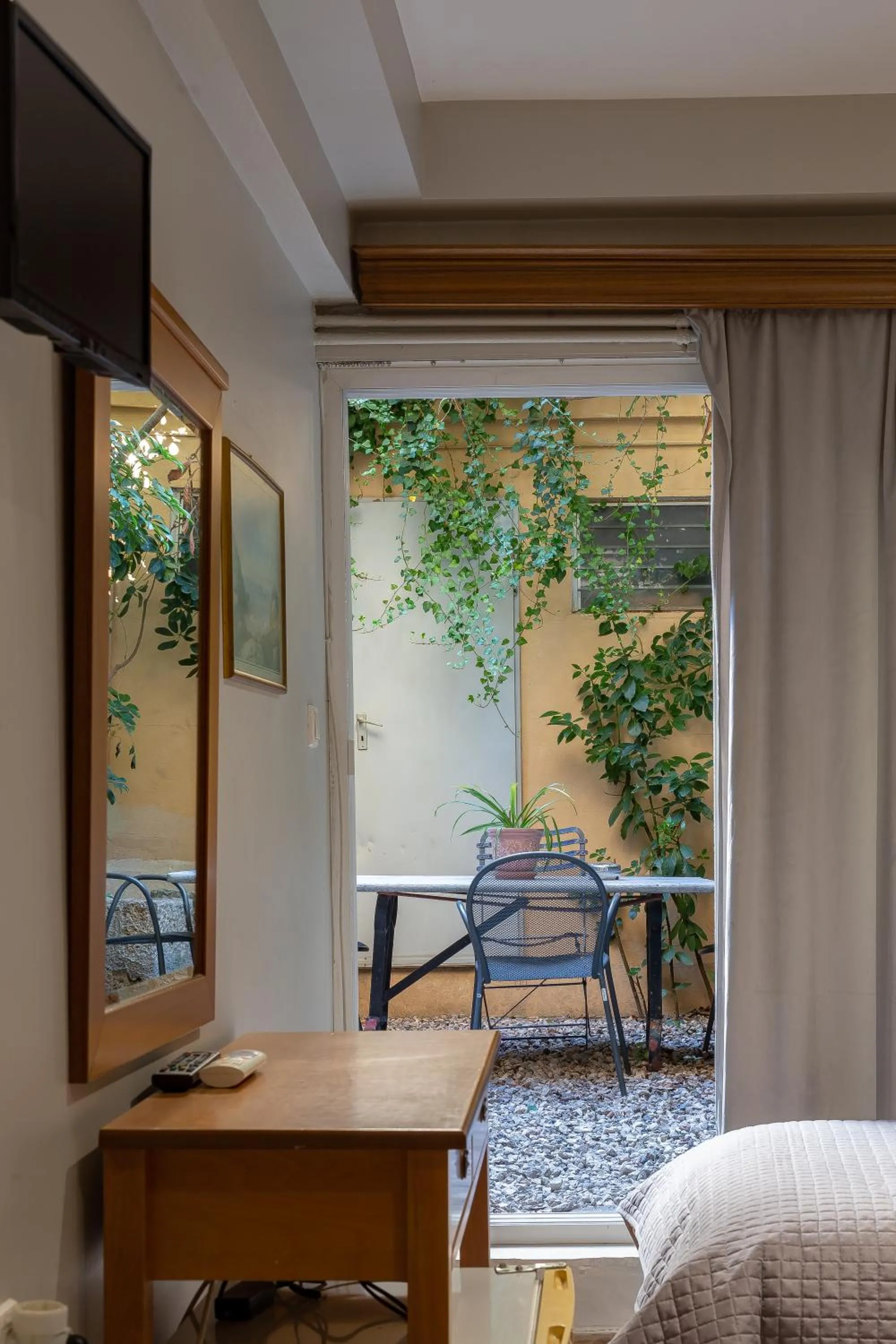 Patio in Hotel Byron