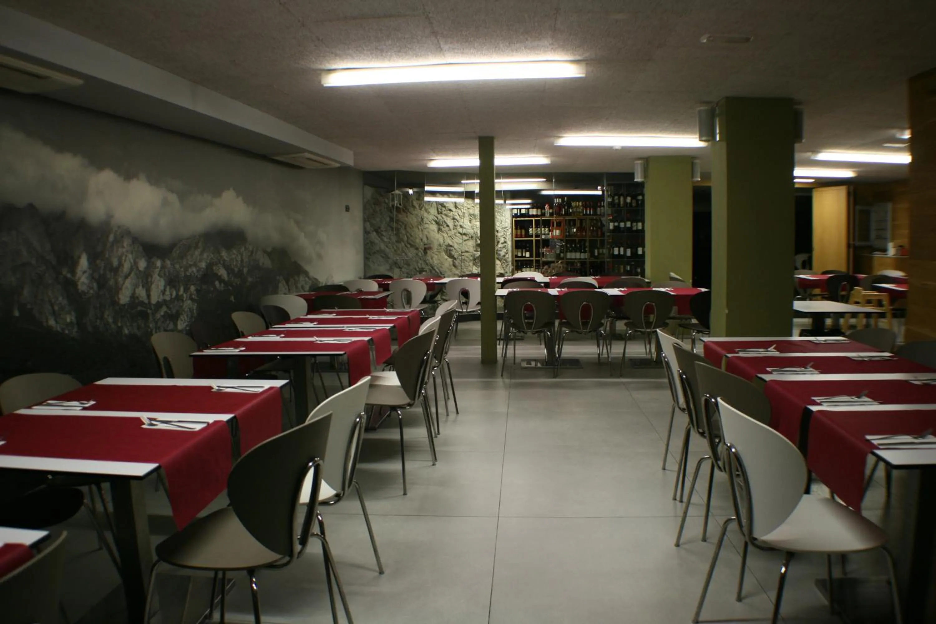 Restaurant/places to eat in Hotel Picos De Europa