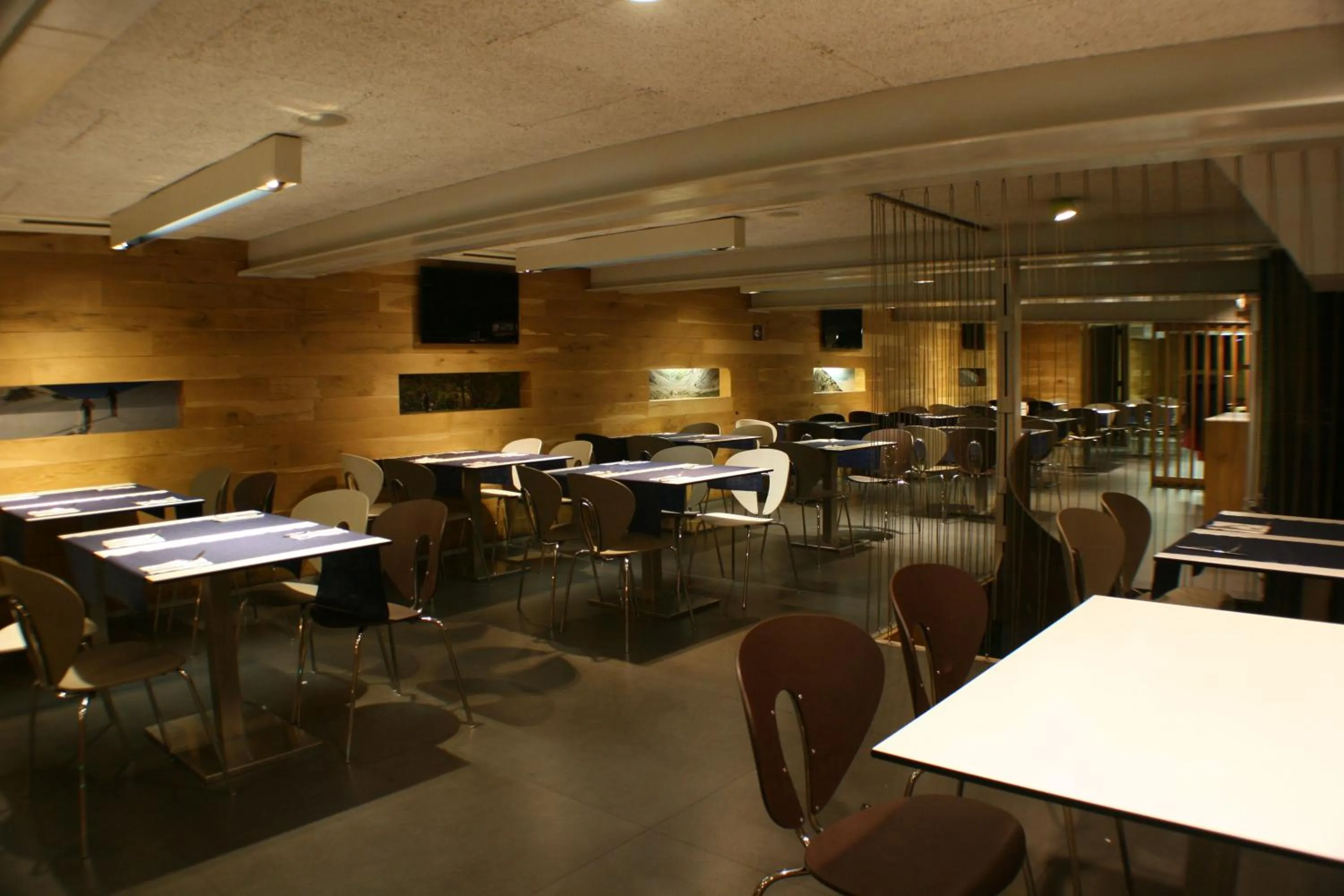 Restaurant/places to eat in Hotel Picos De Europa