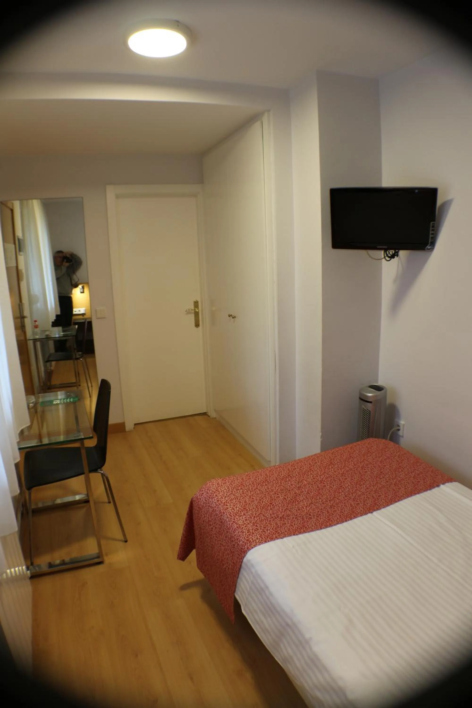 Bedroom, Bed in Hotel Picos De Europa