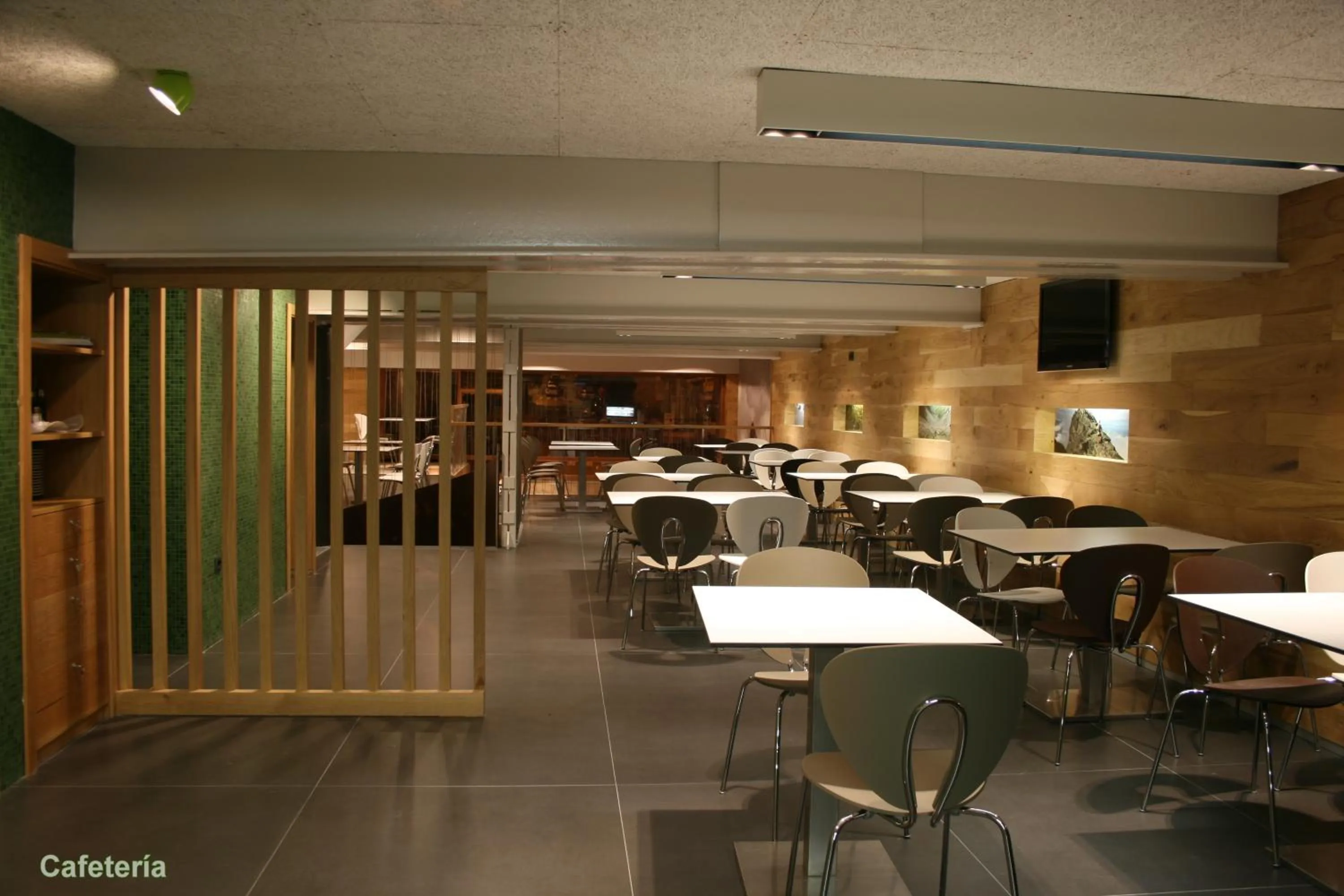 Restaurant/places to eat in Hotel Picos De Europa