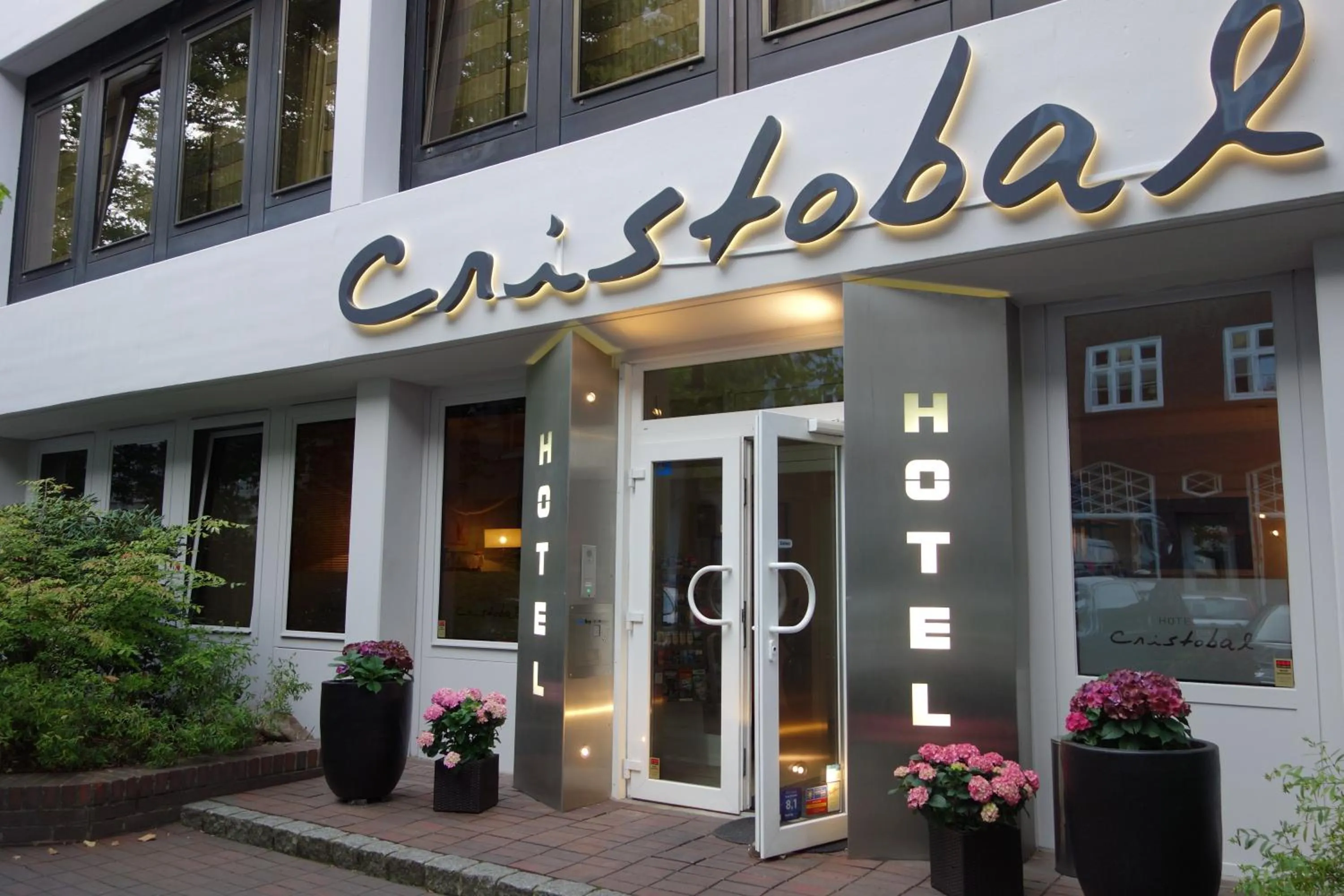 Property building in Hotel Cristobal