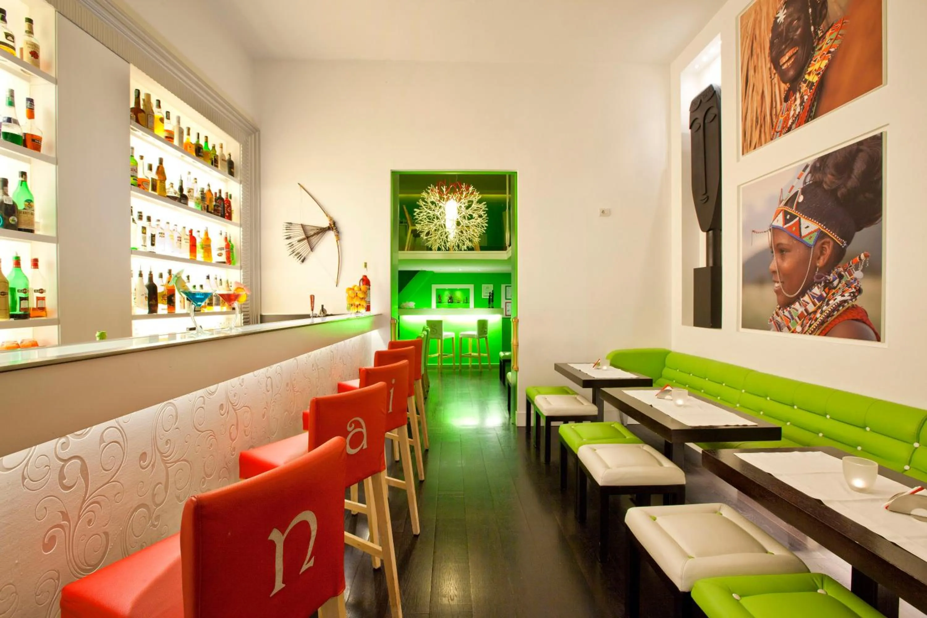 Restaurant/places to eat in Sorrento Apartments