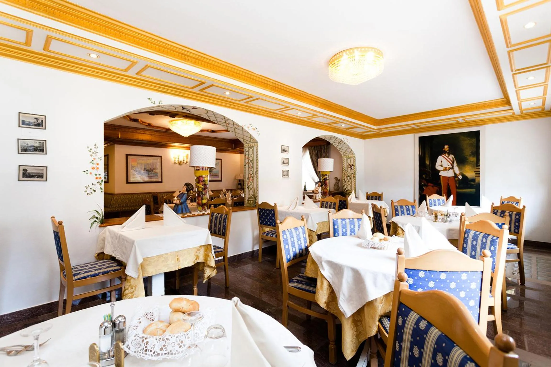 Restaurant/places to eat in Hotel Vienna