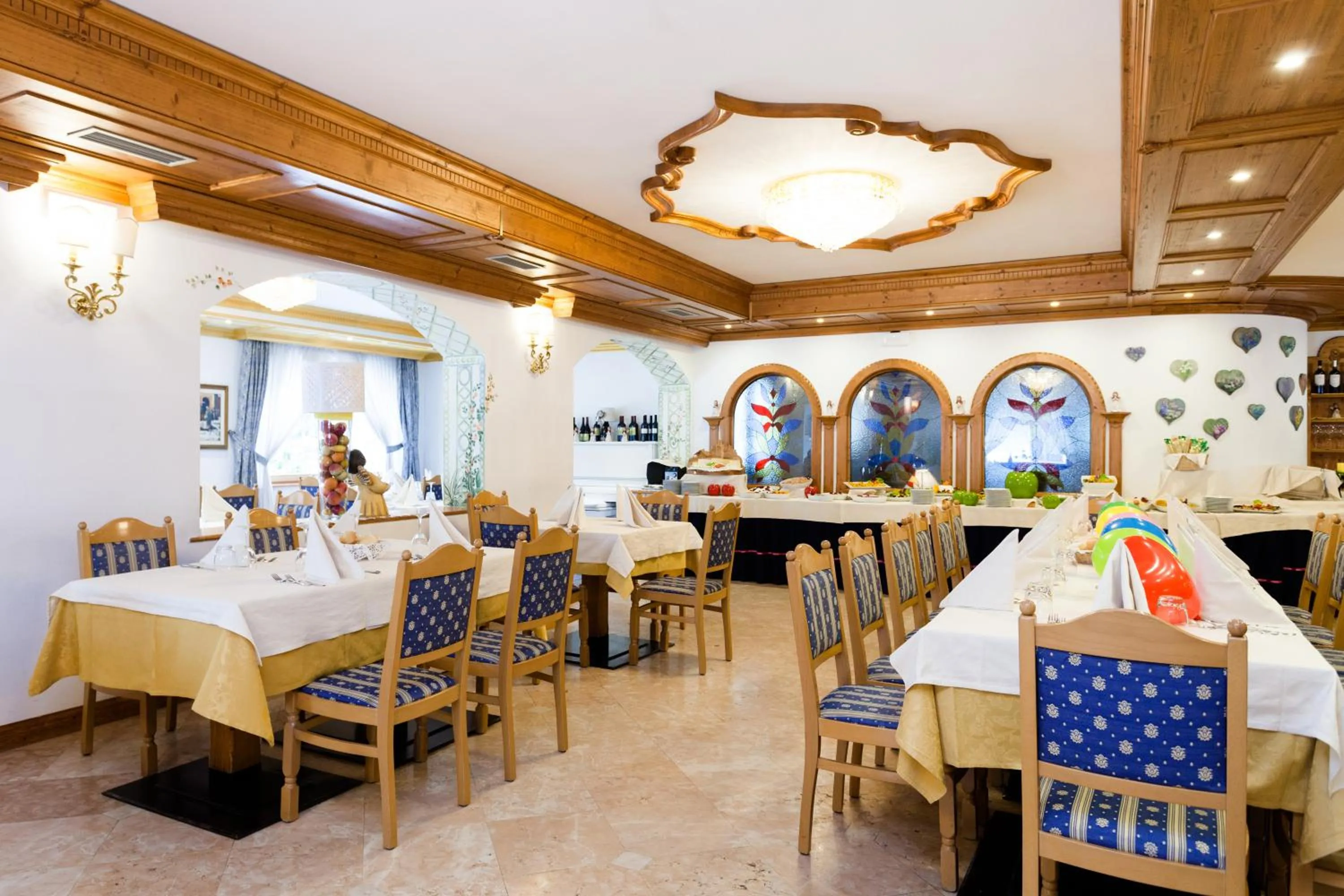 Restaurant/places to eat in Hotel Vienna