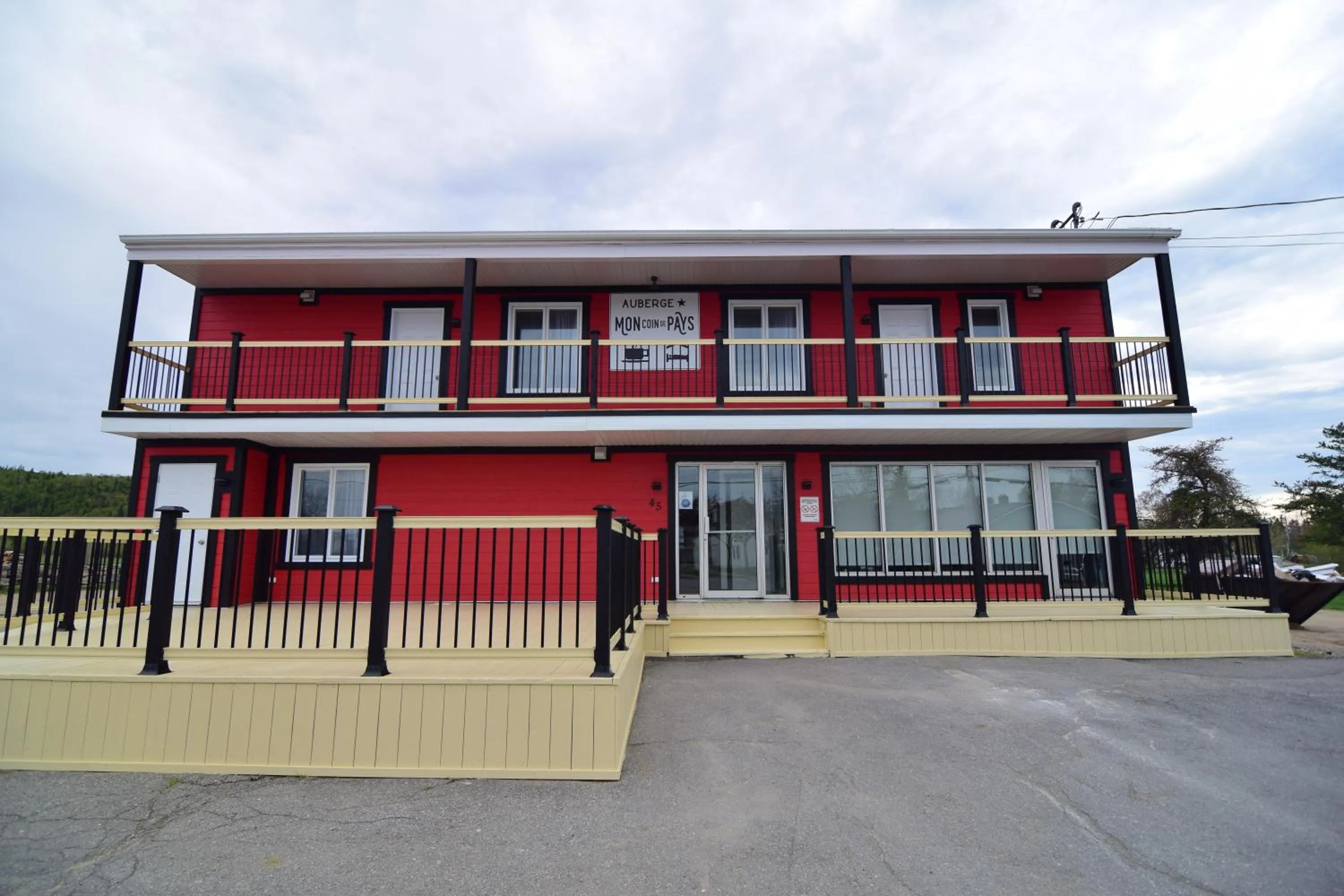 Facade/entrance in Mon Coin de Pays