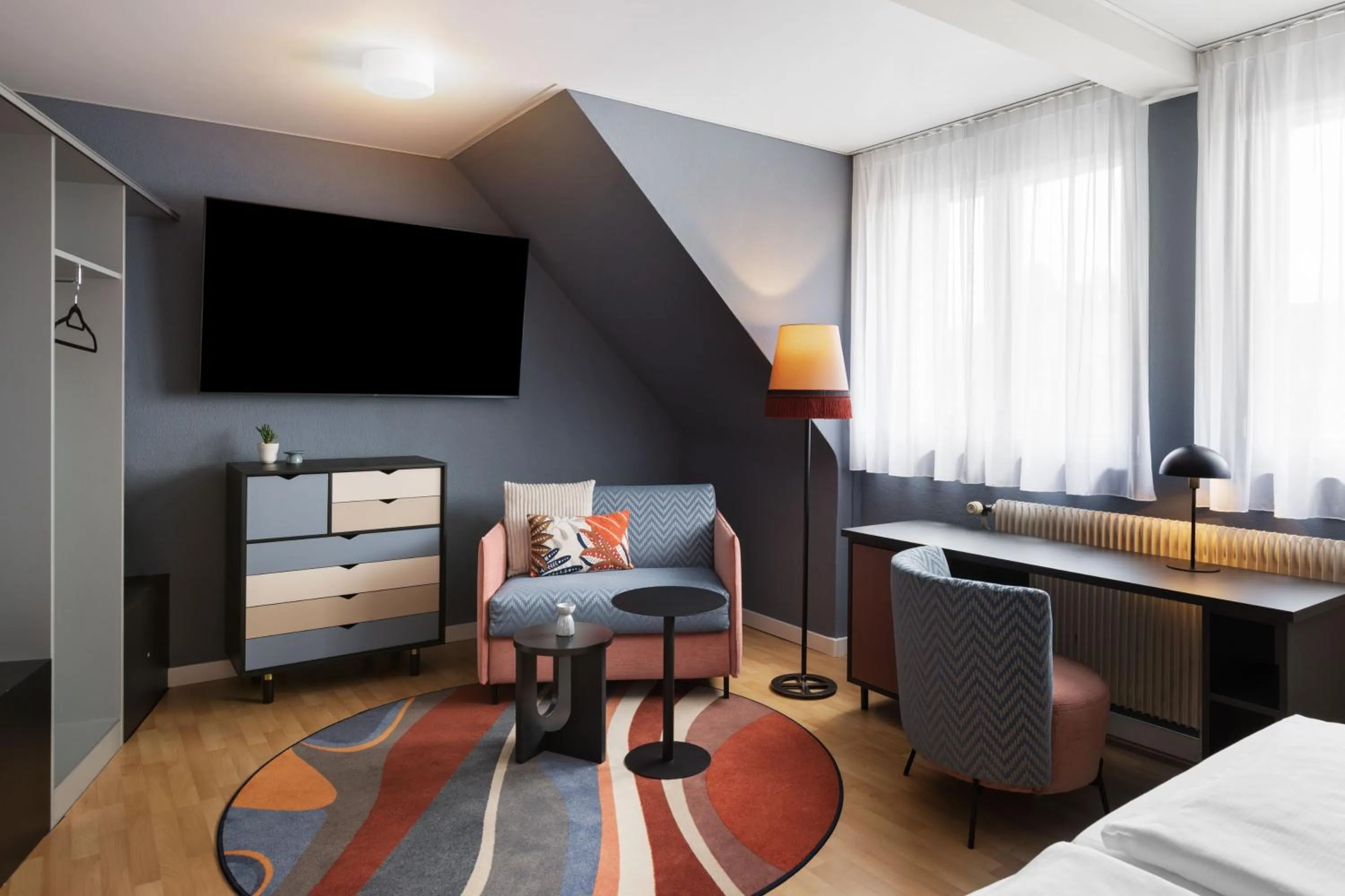 Seating area, Bed in Hotel La Pergola