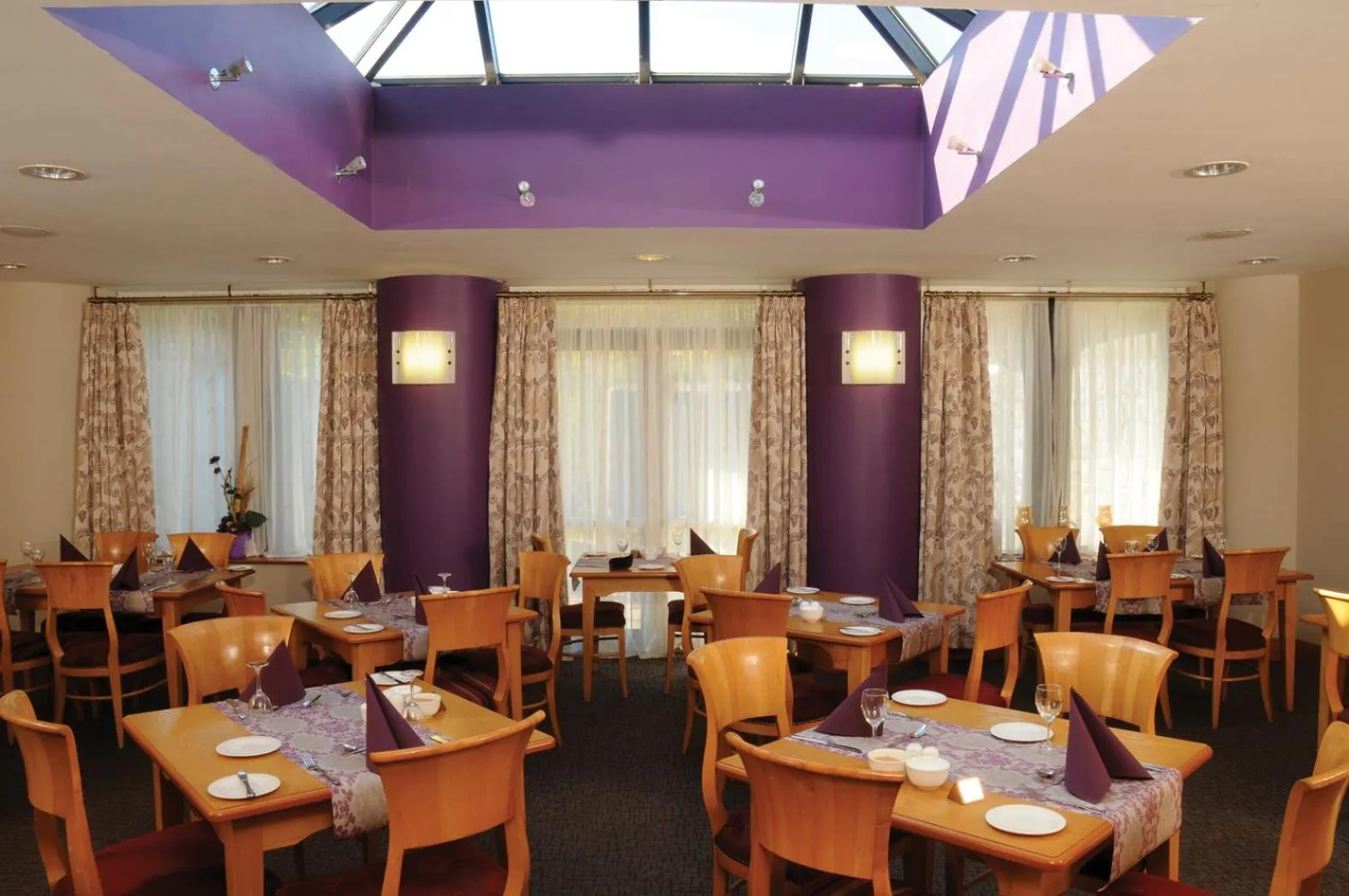 Restaurant/places to eat in Knock House Hotel