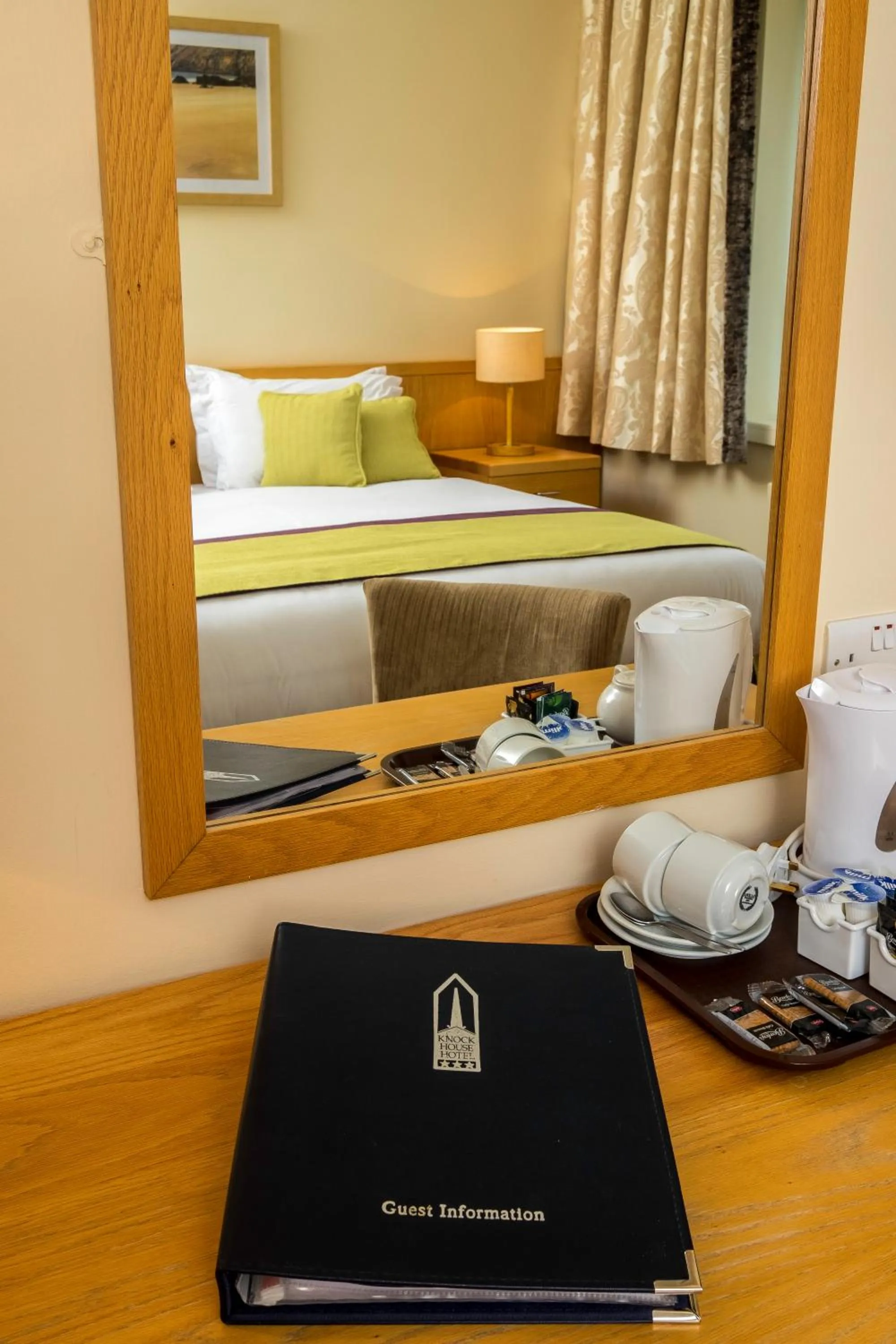 Coffee/tea facilities, Bed in Knock House Hotel