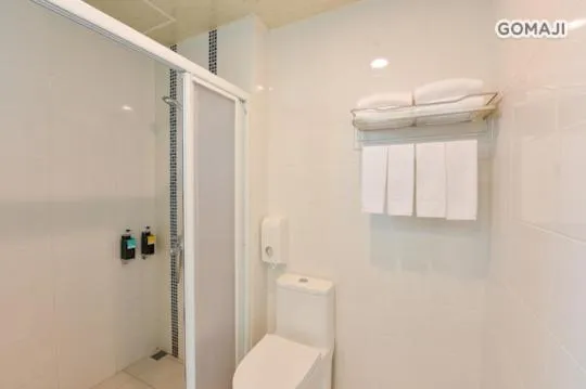Bathroom in San Juan Easy Stay Inn Tainan