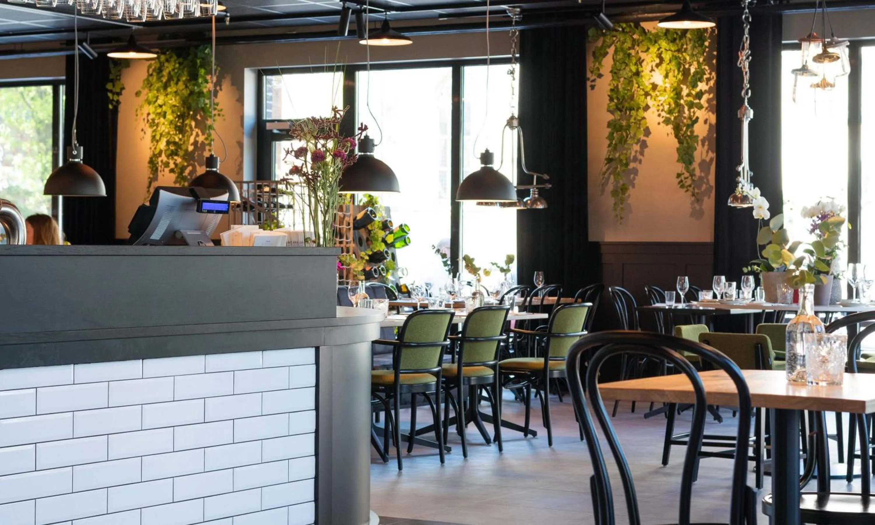 Restaurant/places to eat in Thon Partner Hotel Parken