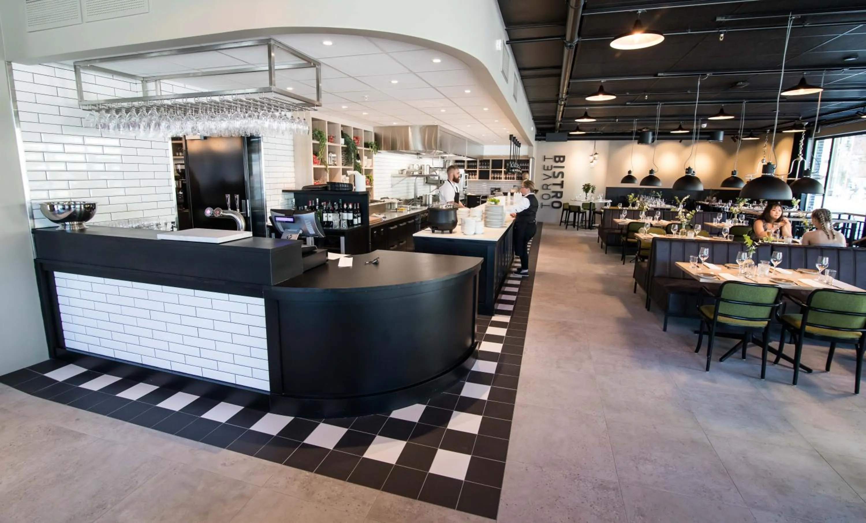 Restaurant/places to eat in Thon Partner Hotel Parken