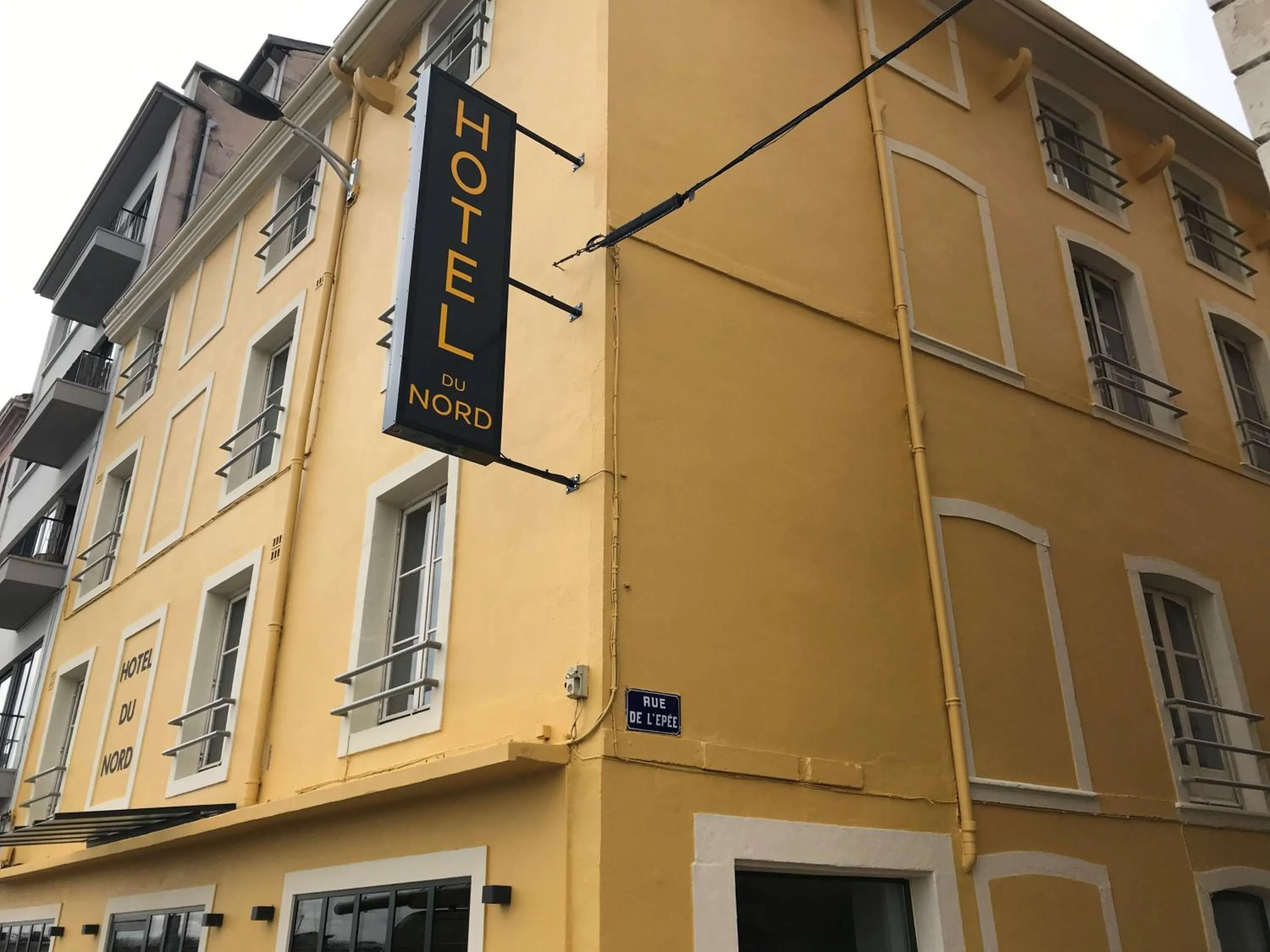 Property building in Hôtel du Nord