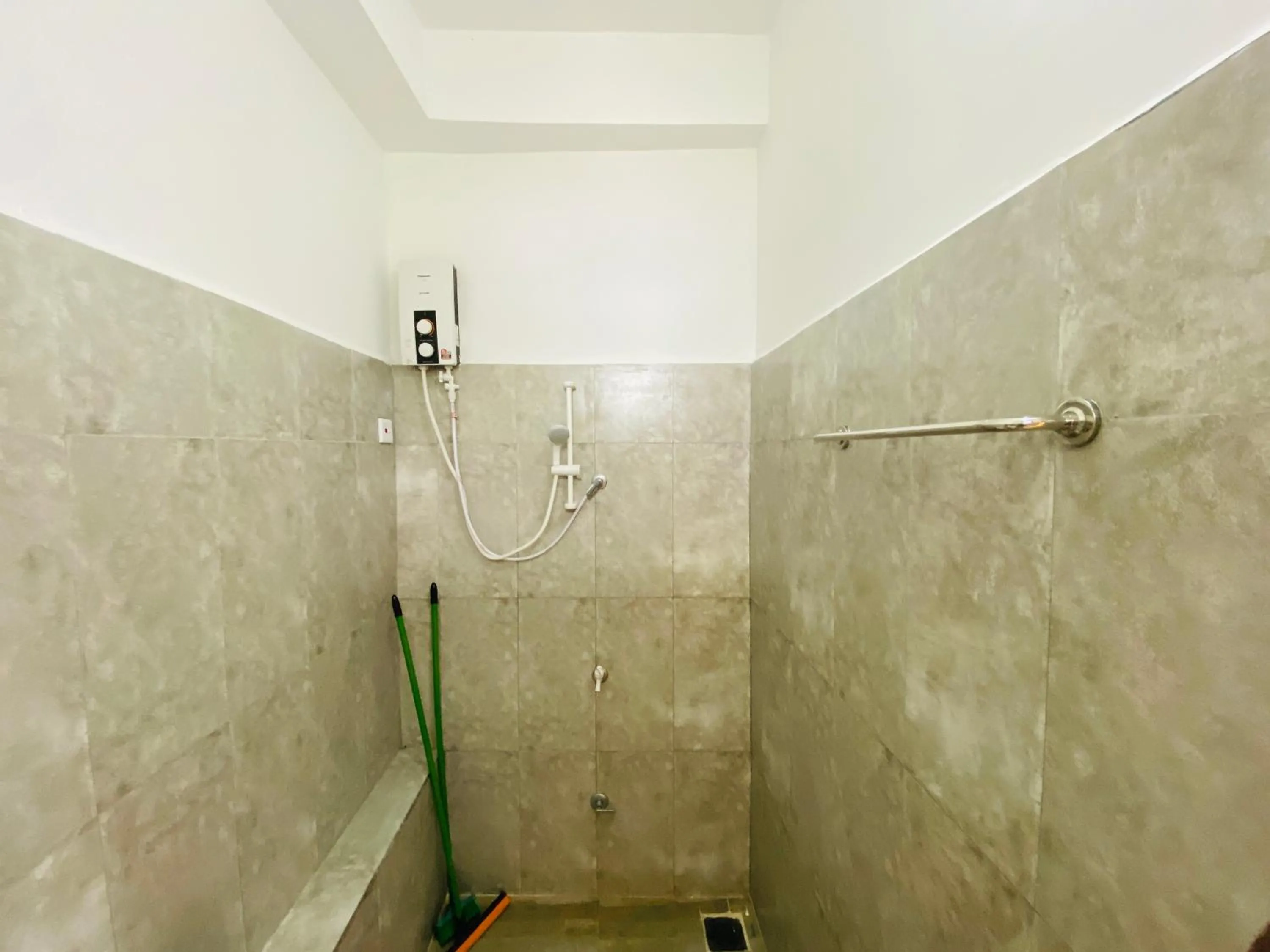 Shower in Rosenka haputhale
