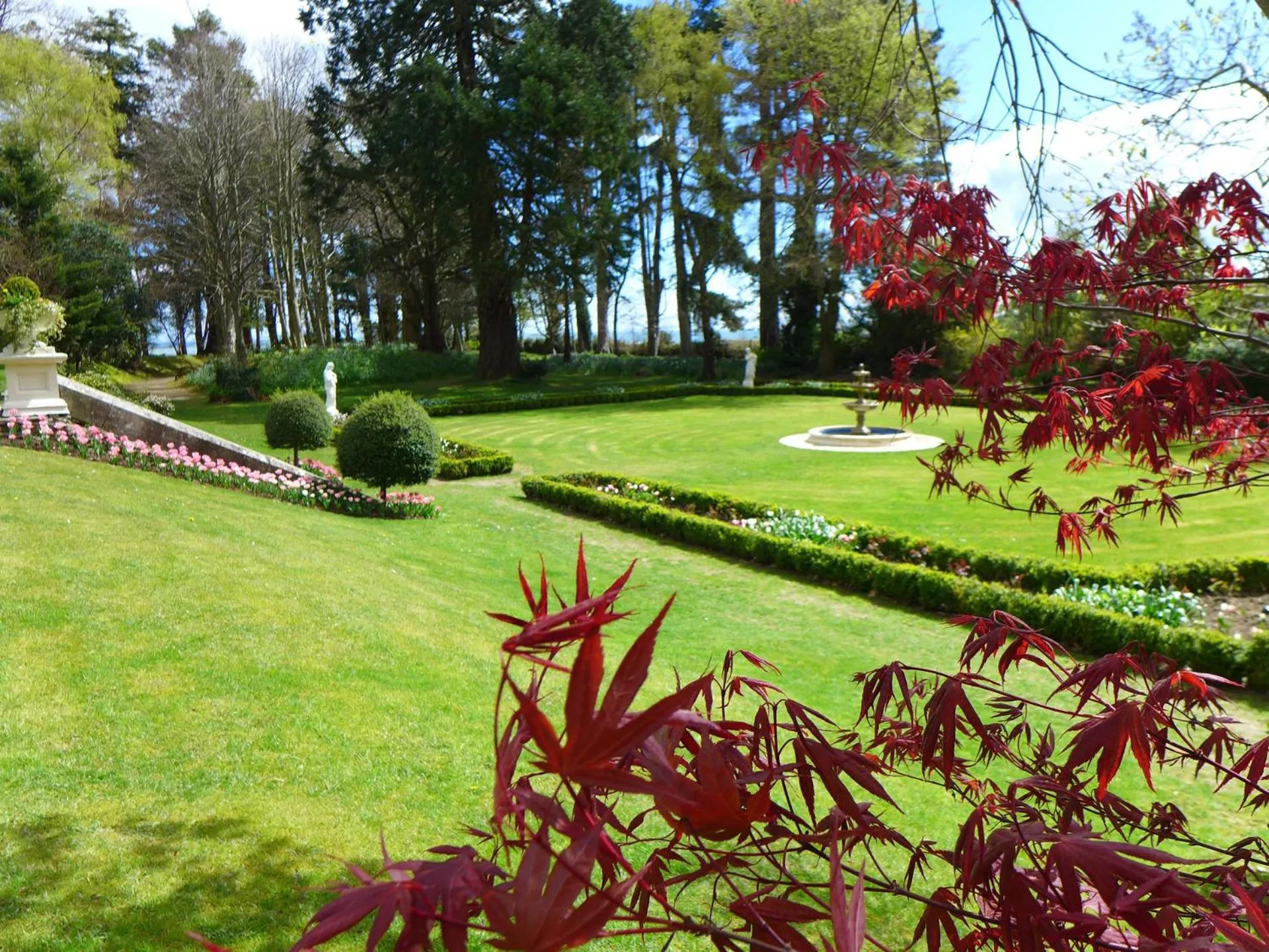 Garden in Tinakilly Country House Hotel