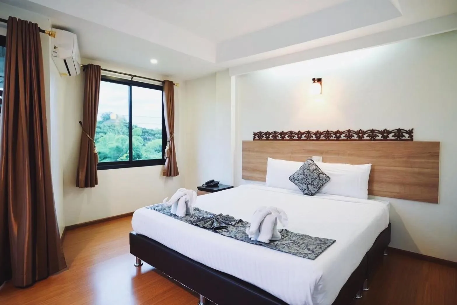 Bed in Narai Iyara Palace