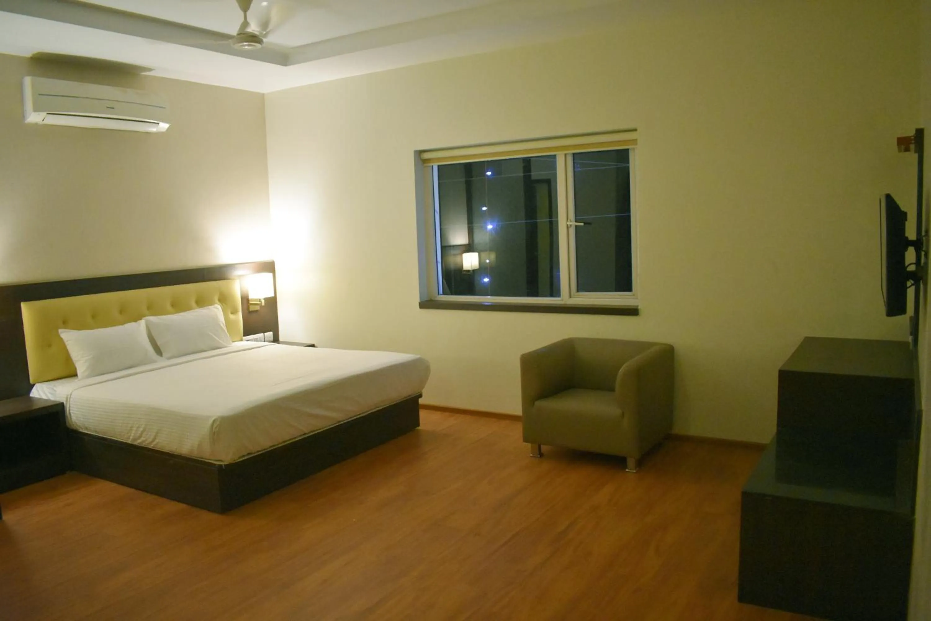 Bedroom, Bed in Grand Arcadia