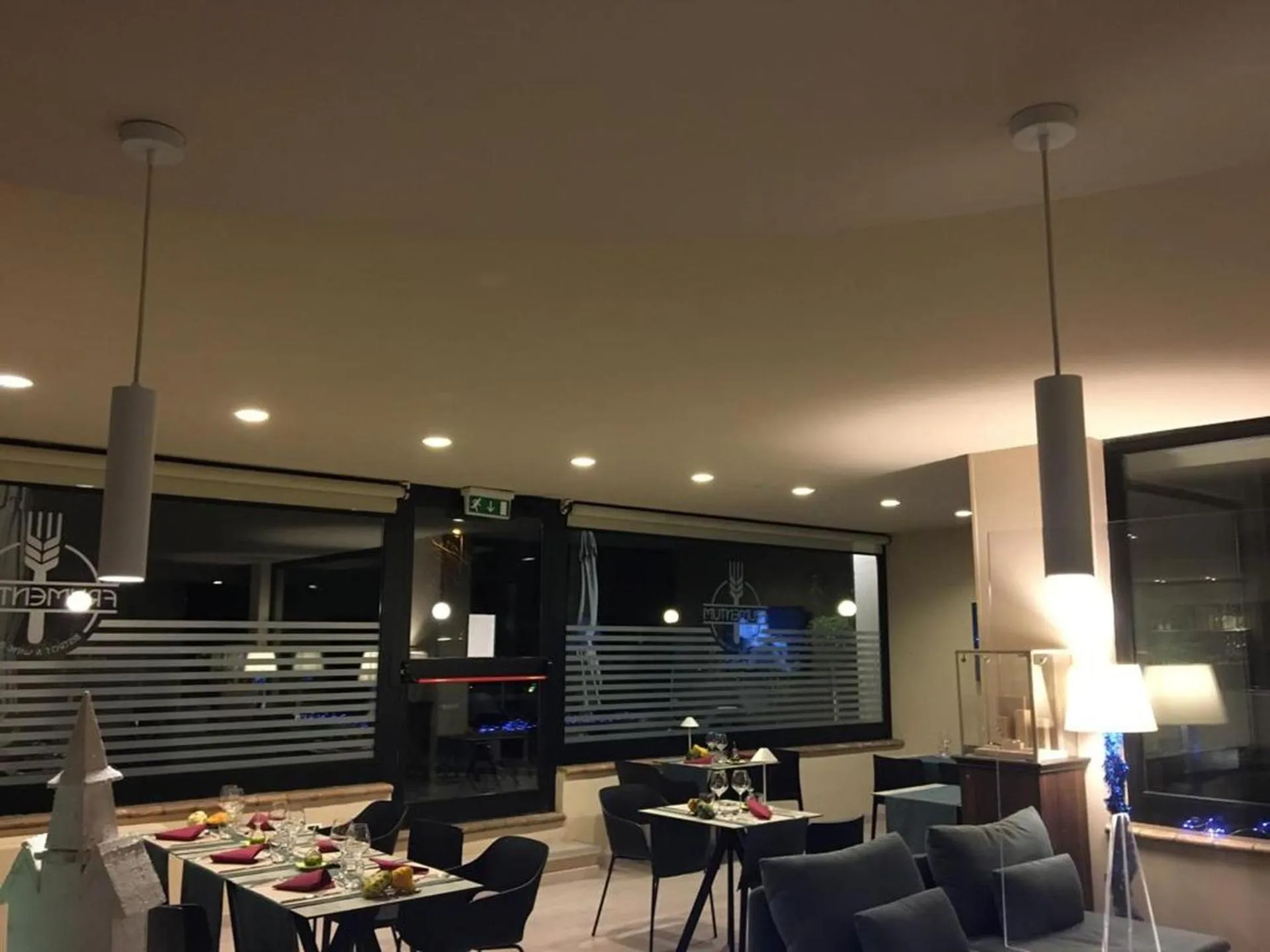 Restaurant/places to eat in Le Grazie Hotel