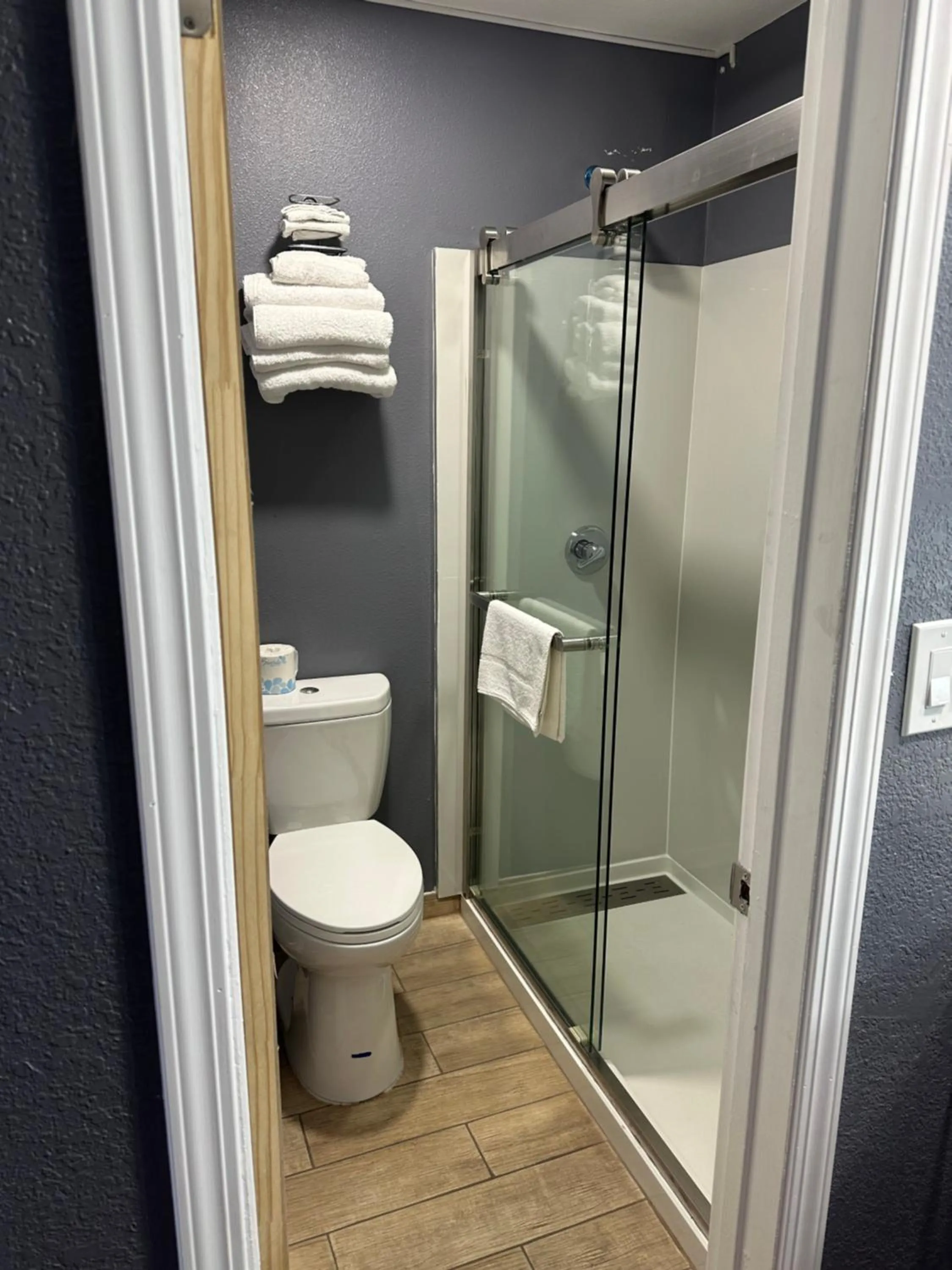 Fireside Inn By The Beach Boardwalk & Bowling