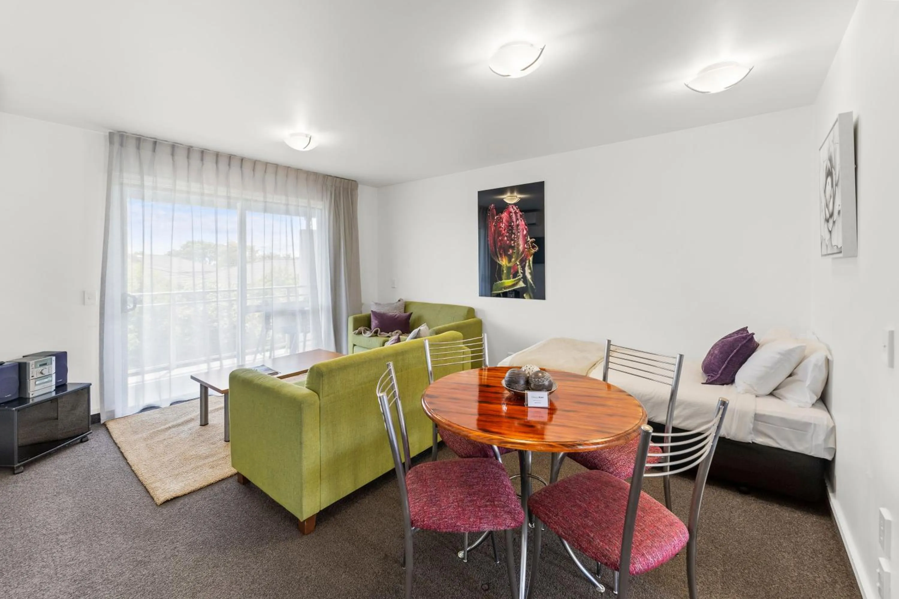 TV and multimedia in Greens Motel