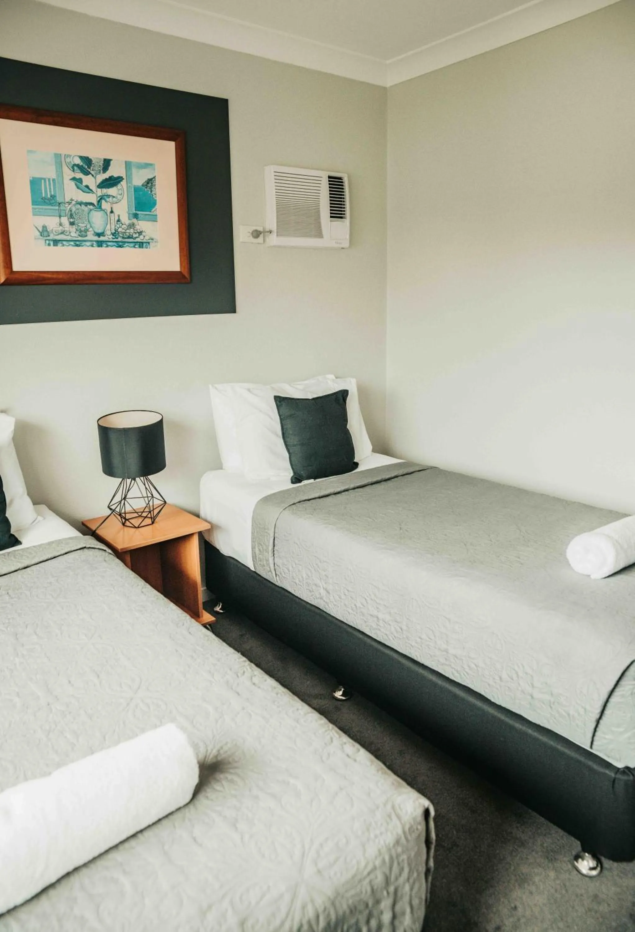 Bedroom, Bed in Cairns Queens Court