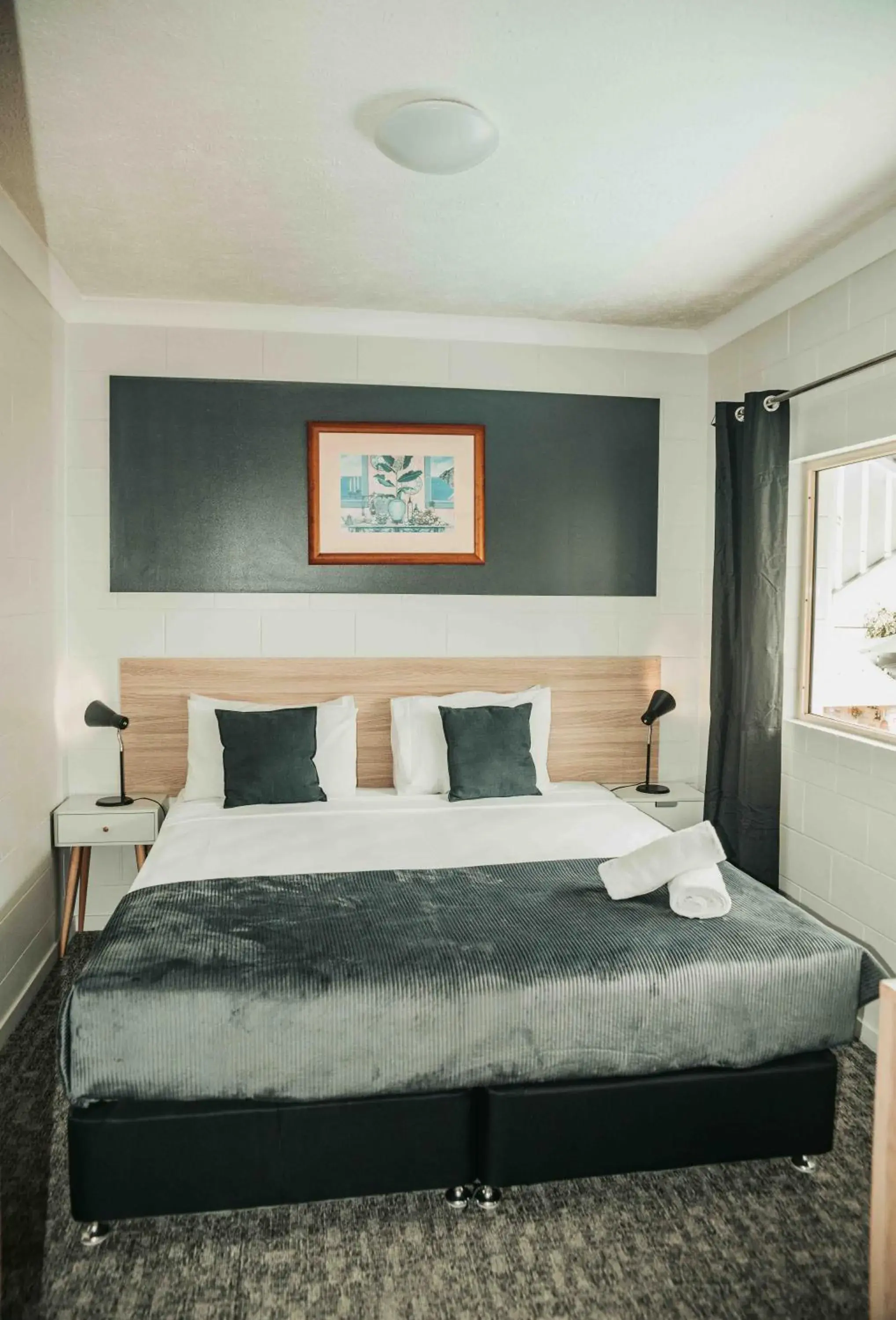 Standard Queen in Cairns Queens Court Standard Queen in Cairns Queens Court