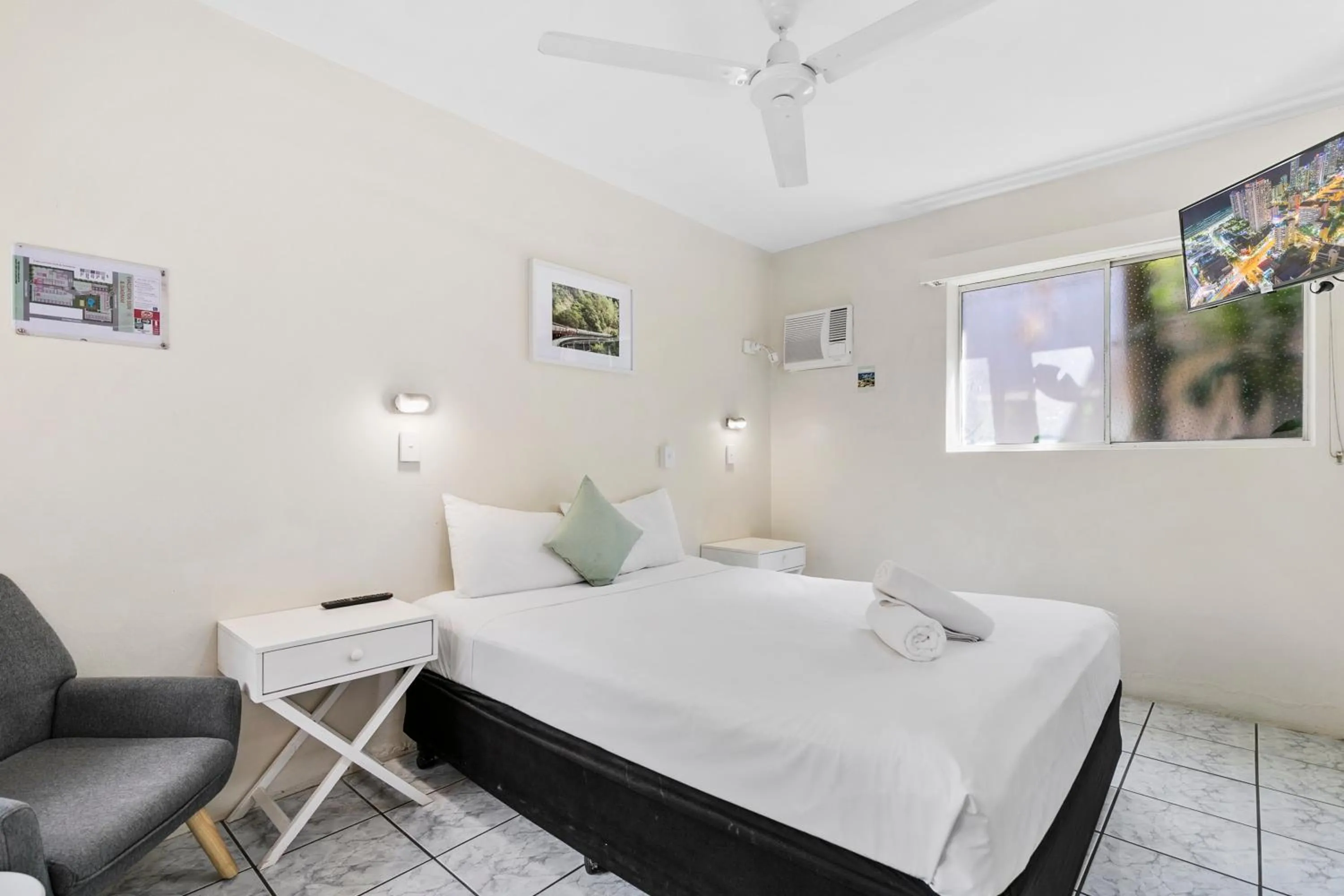 Bedroom, Bed in Hotel Tropiq