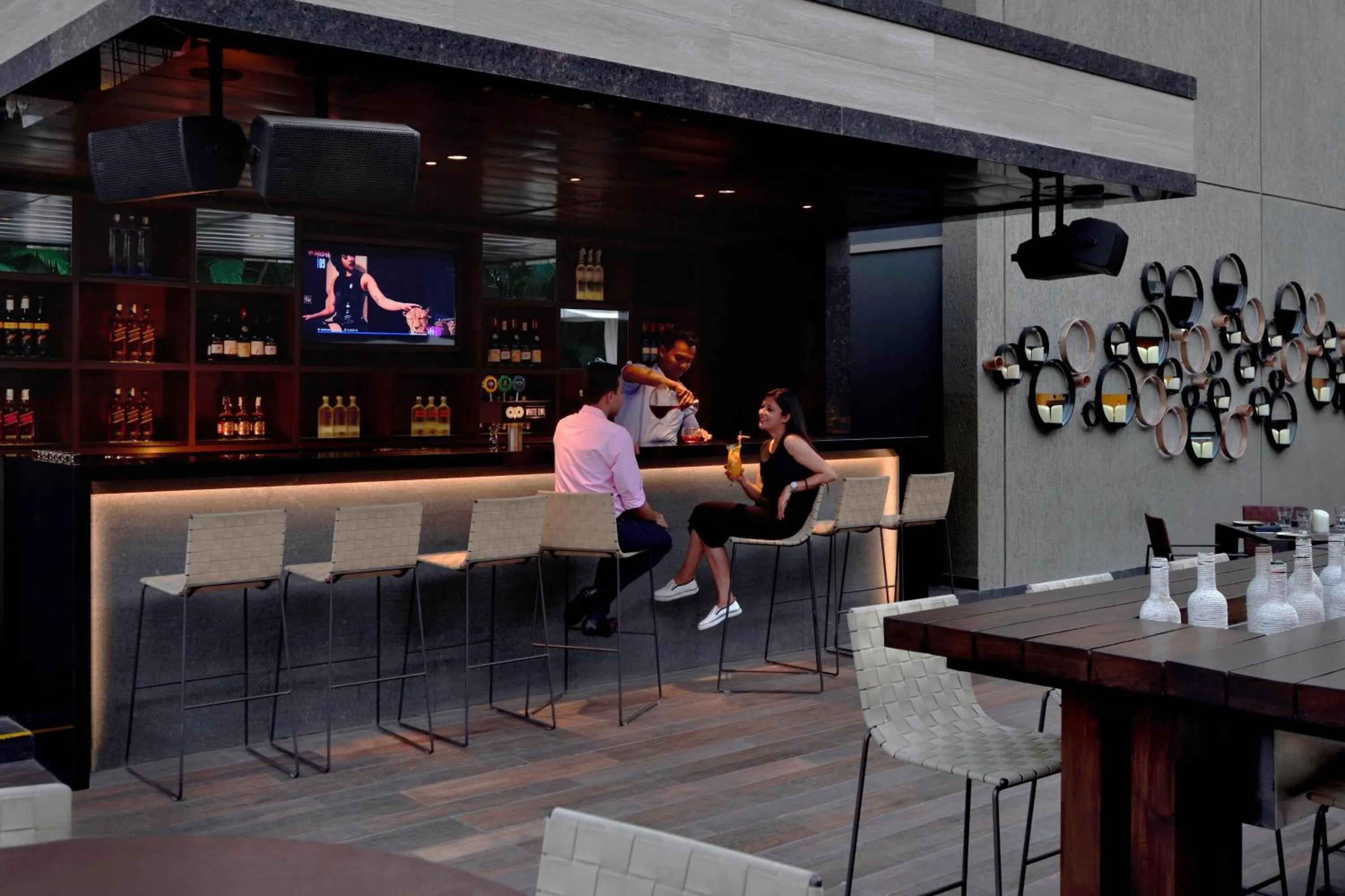 Lounge or bar in Courtyard by Marriott Pune Hinjewadi